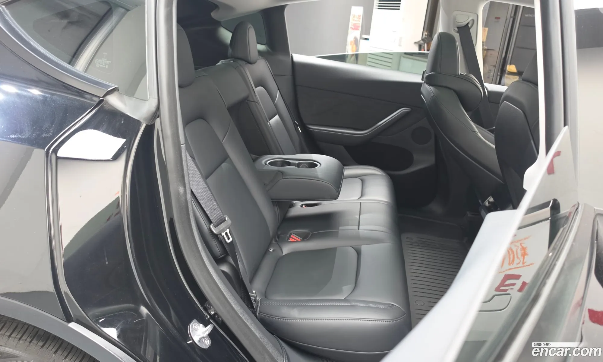 Tesla Model Y 2024 — 5