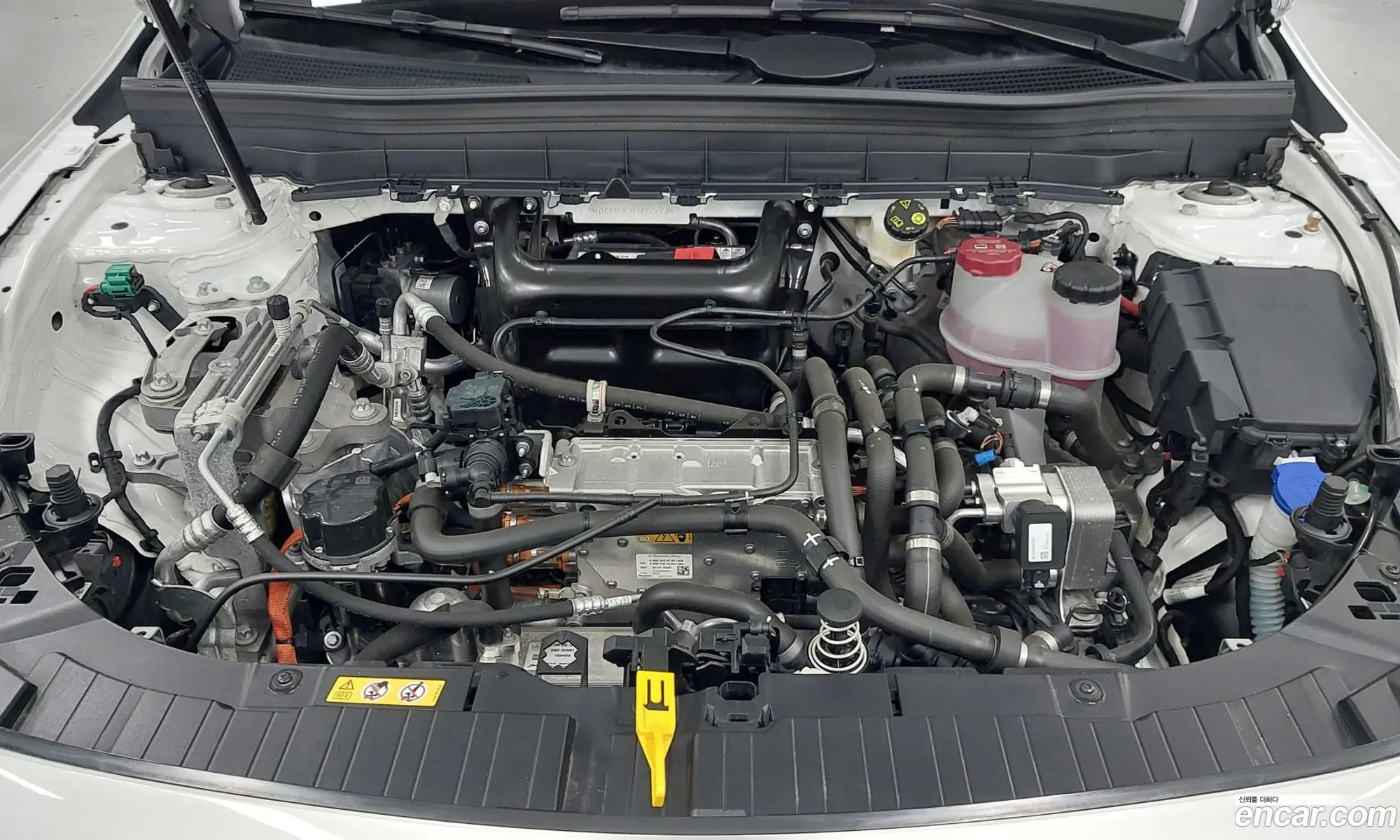 Mercedes-Benz EQB X243 2023 — 16