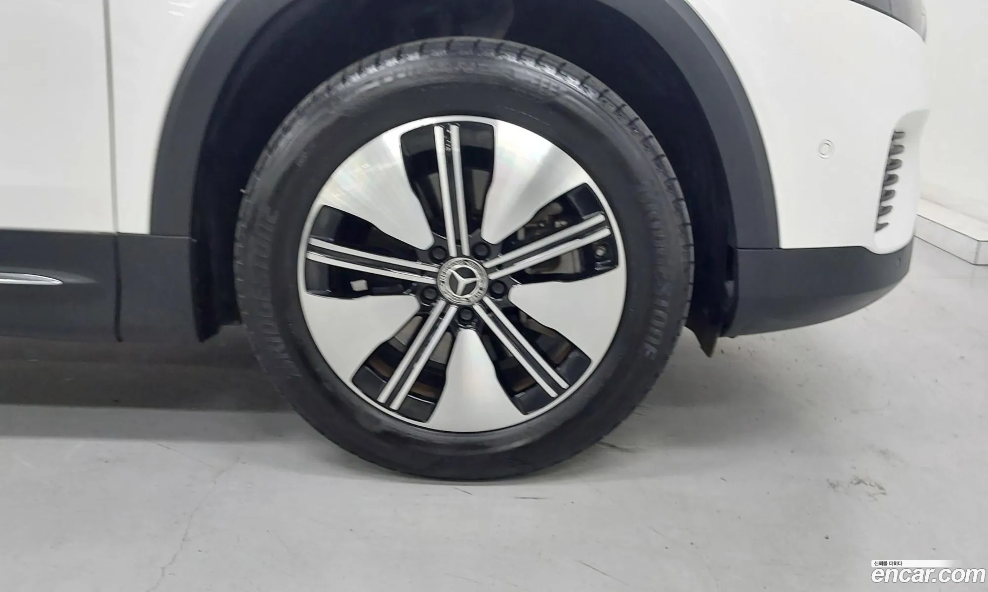 Mercedes-Benz EQB X243 2023 — 2