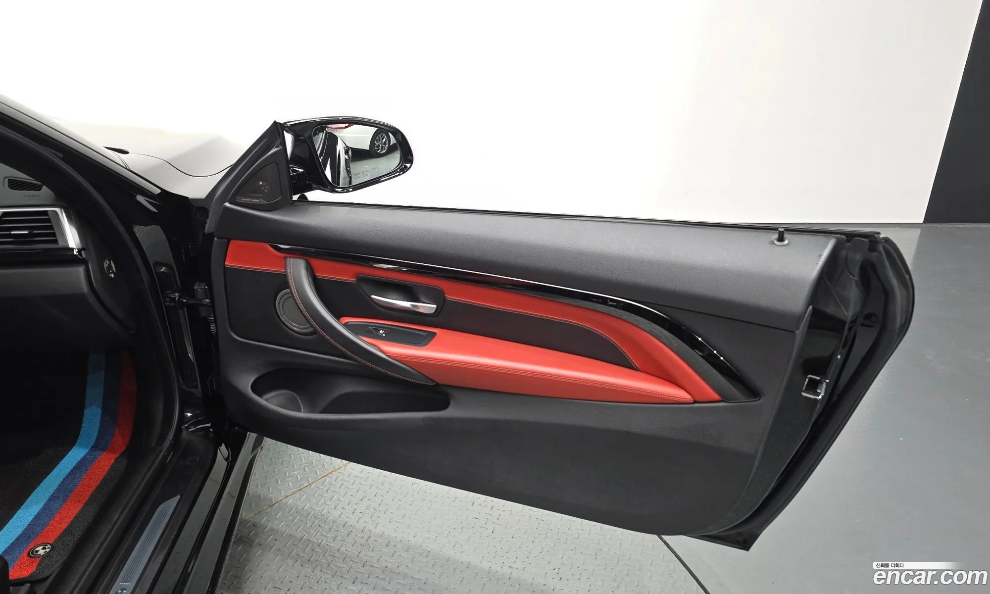 BMW M4 2018 WBS4Y9107JAC53403 — 32