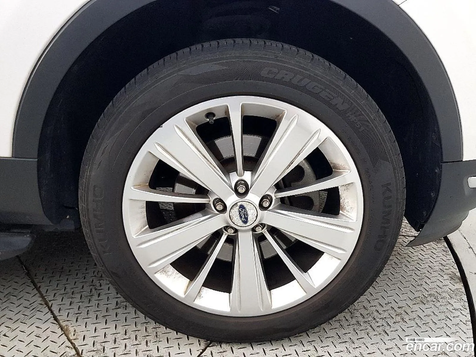 Ford Explorer 2019 — 2