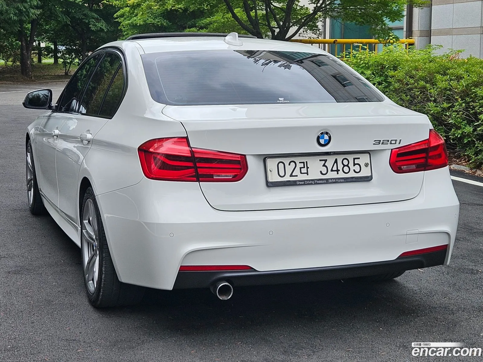 BMW 3 Series 2018 — 17