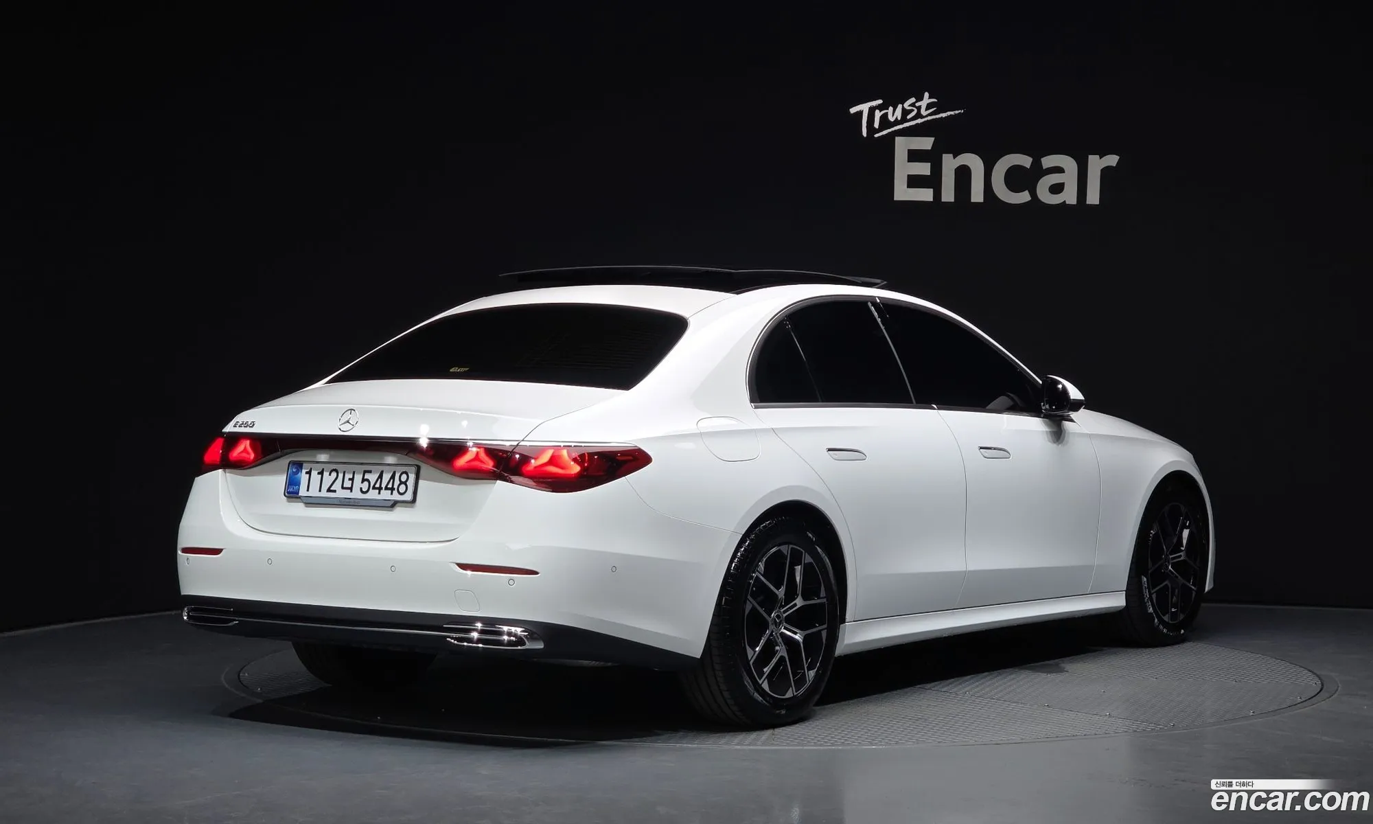 Mercedes-Benz E-Class W214 2025 — 16