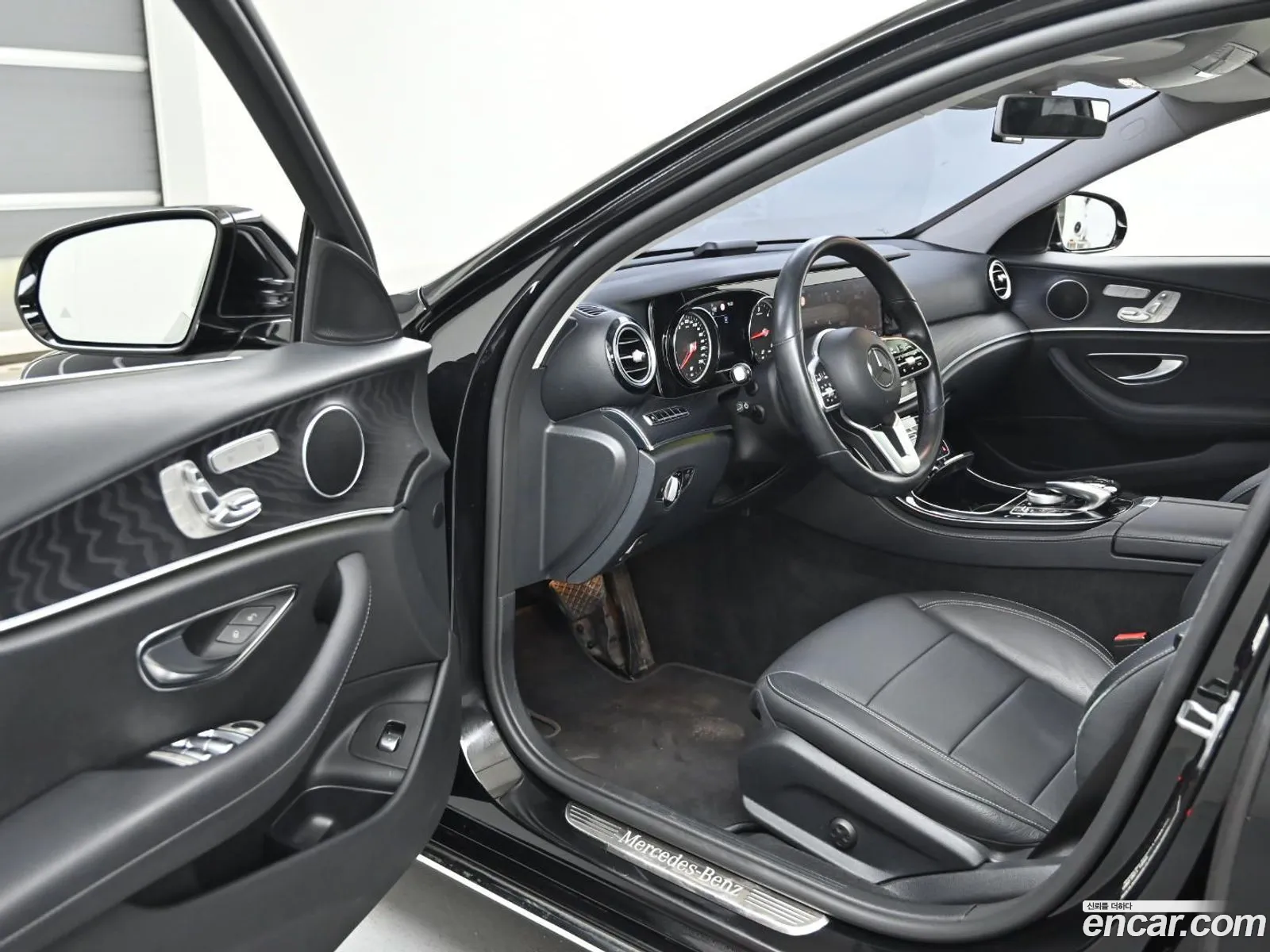 Mercedes-Benz E-Class W213 2019 — 14