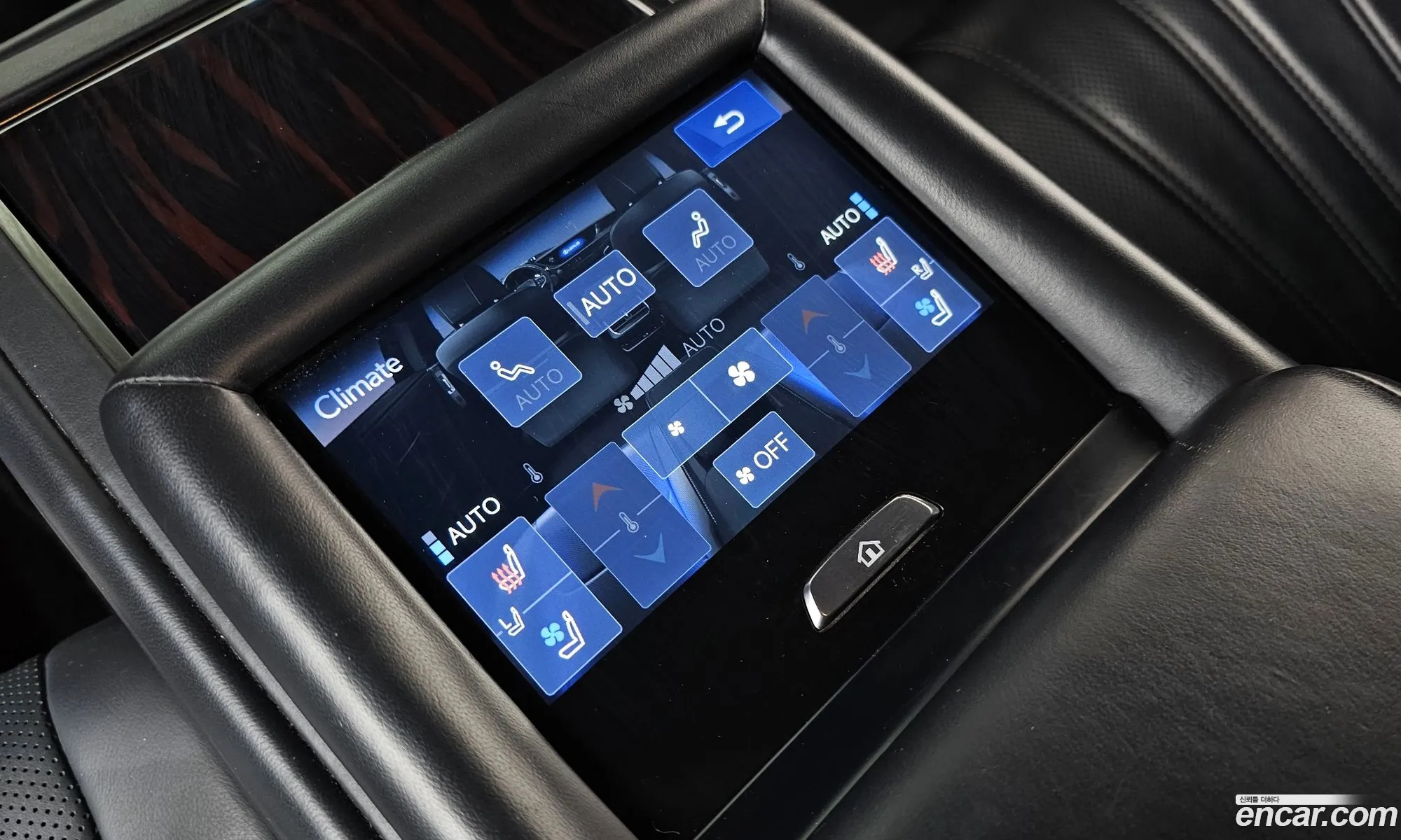 Lexus LS500h 2018 JTHCYLFF2J5000541 — 16