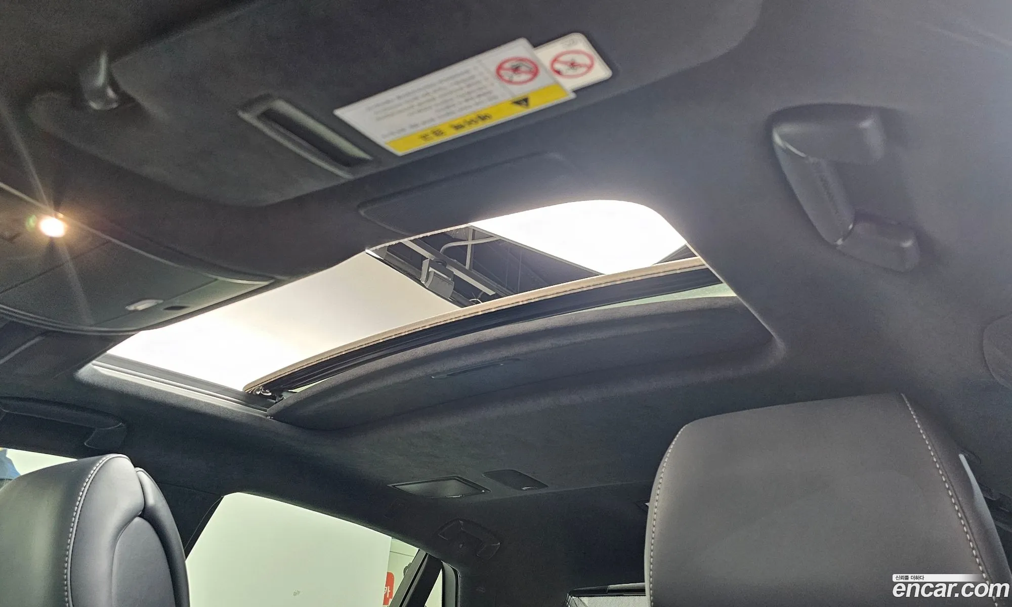 Lexus LS500h 2018 JTHCYLFF2J5000541 — 13