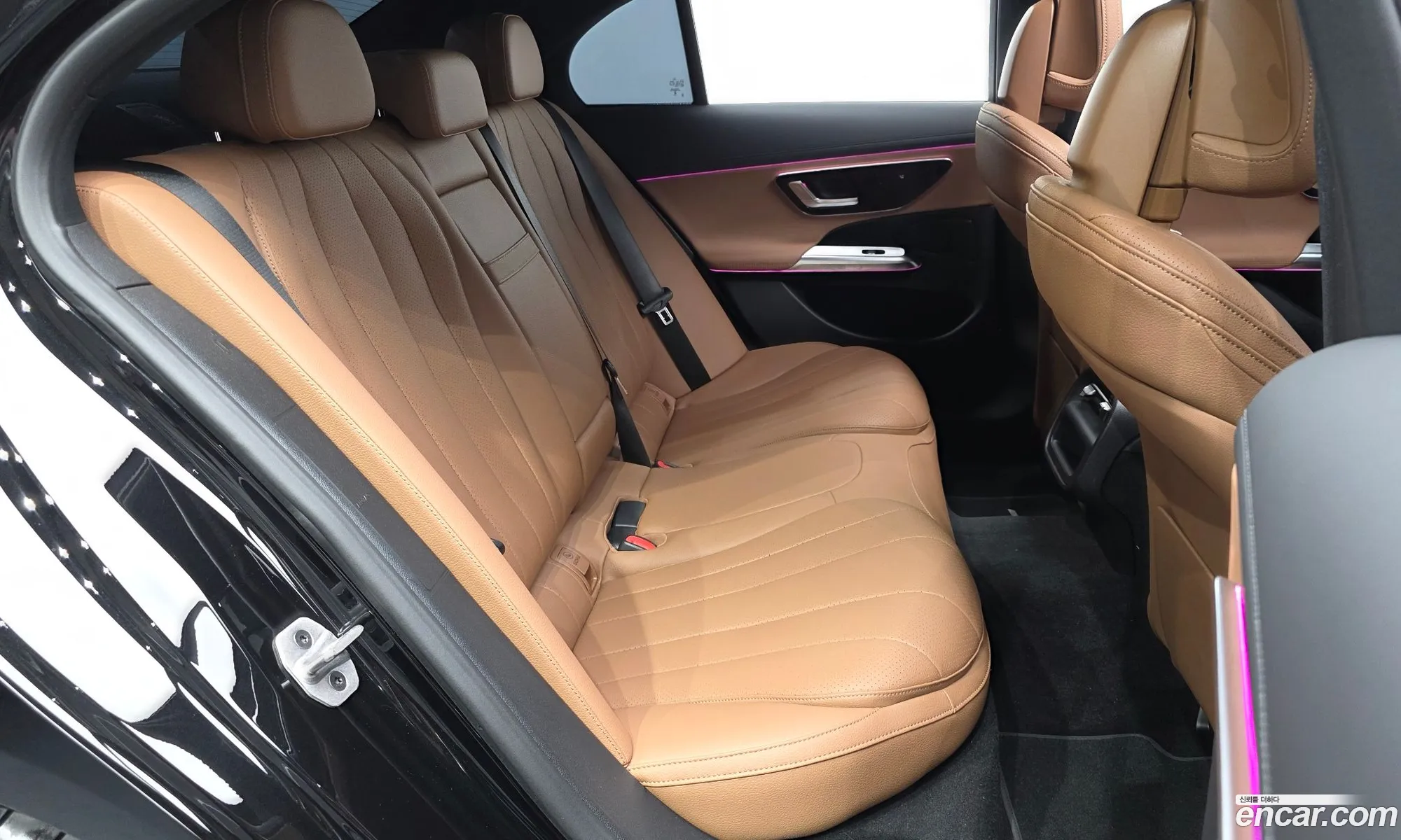 Mercedes-Benz E-Class W214 2026 — 22