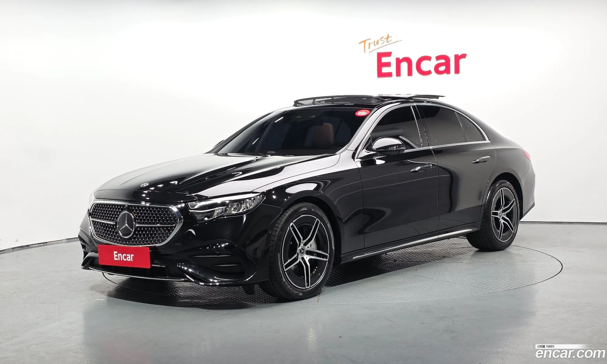 Mercedes-Benz E-Class W214 2026 — 21