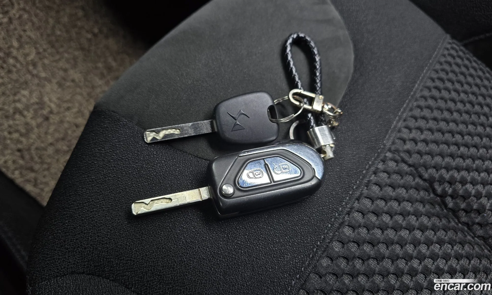 Citroen/DS DS3 2017 VF7SABHYMHW500855 — 4