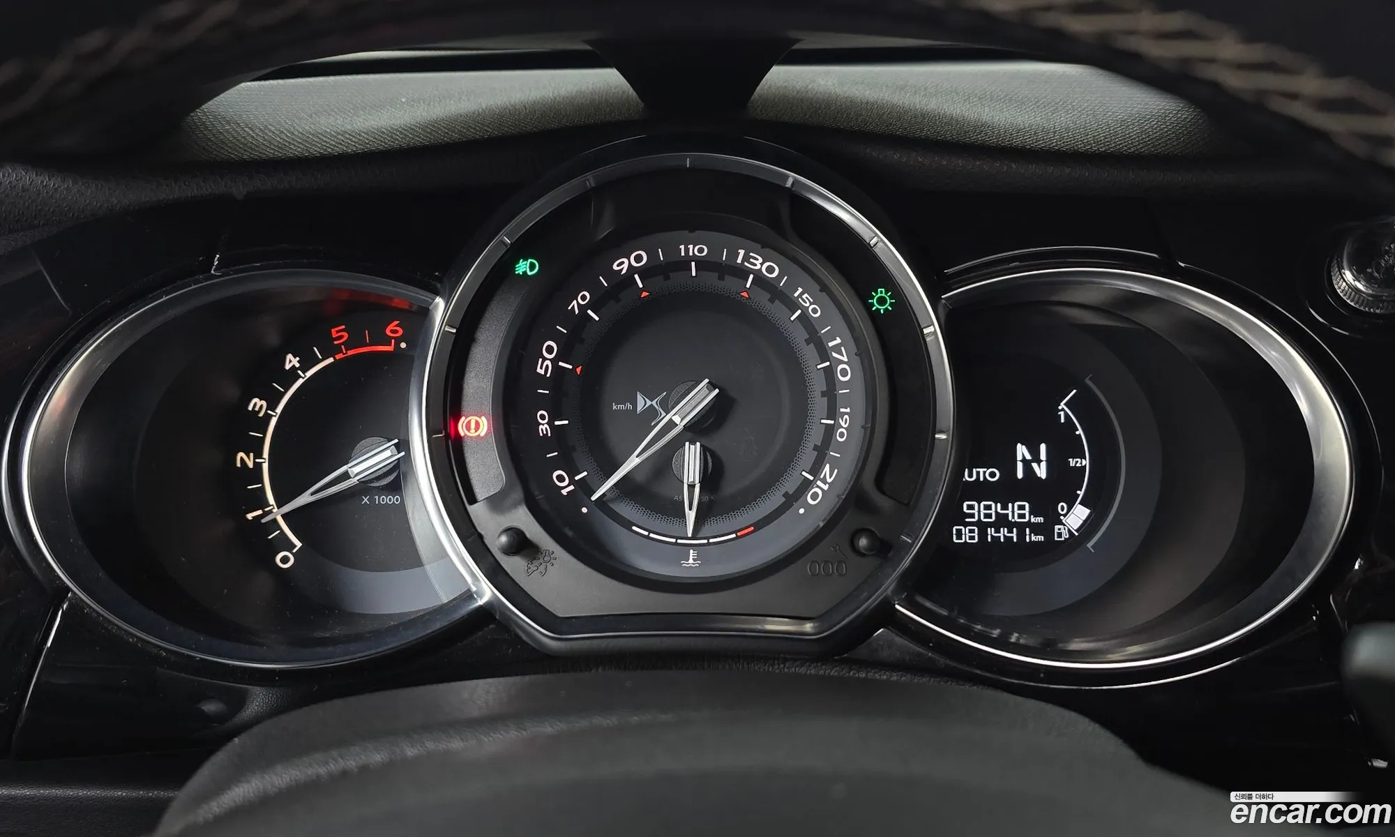 Citroen/DS DS3 2017 VF7SABHYMHW500855 — 28