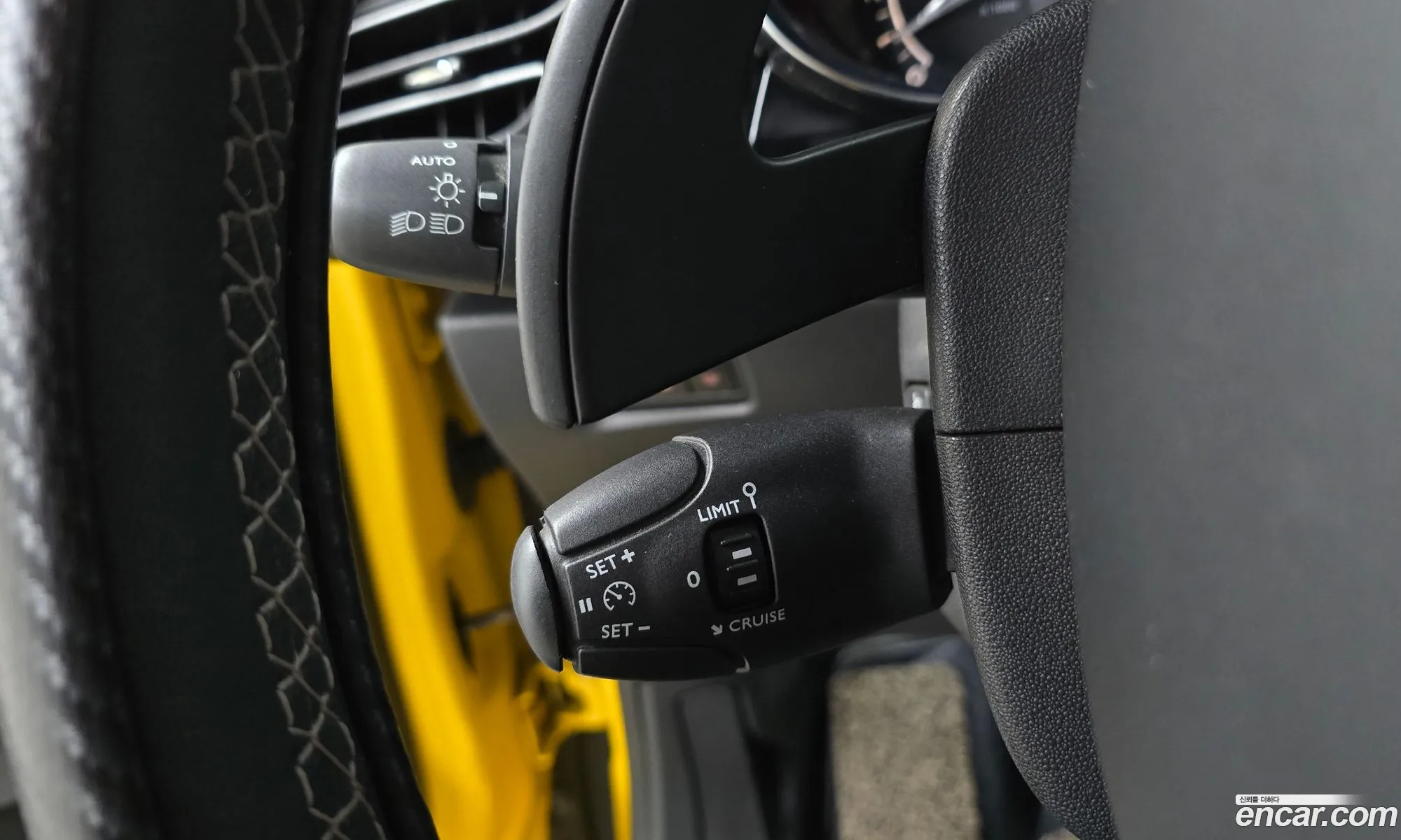 Citroen/DS DS3 2017 VF7SABHYMHW500855 — 6