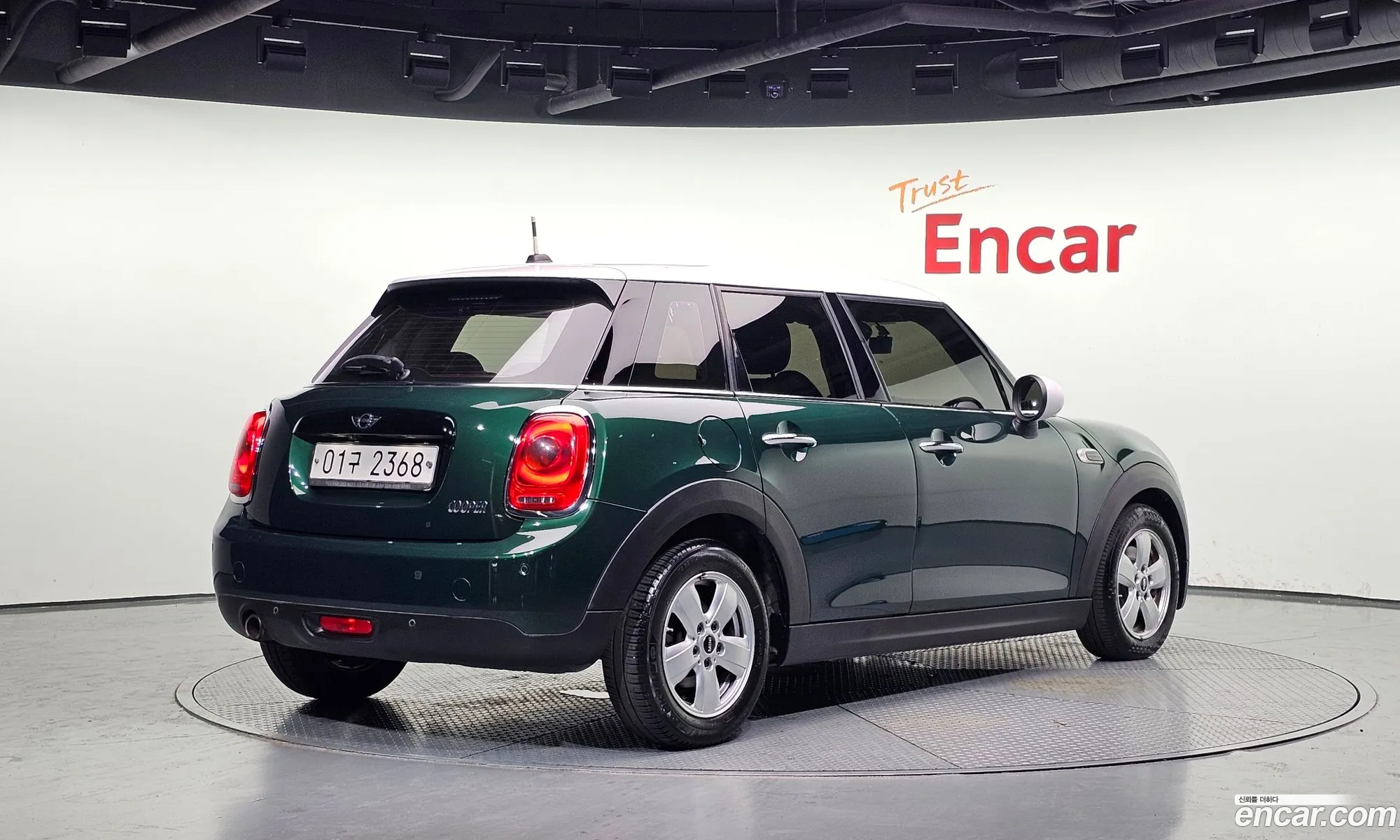 Mini Cooper 2017 WMWXU1103J2H33396 — 17