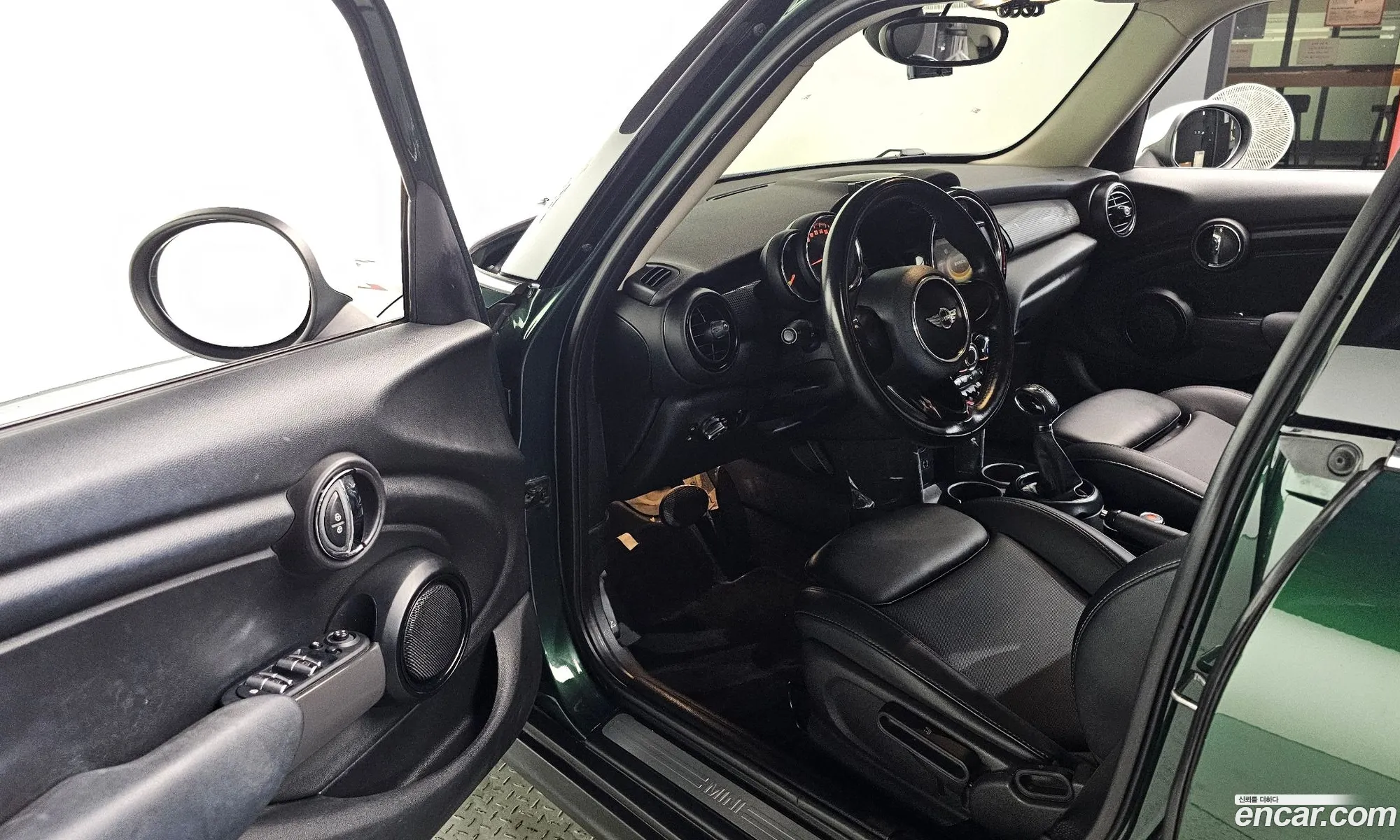 Mini Cooper 2017 WMWXU1103J2H33396 — 10