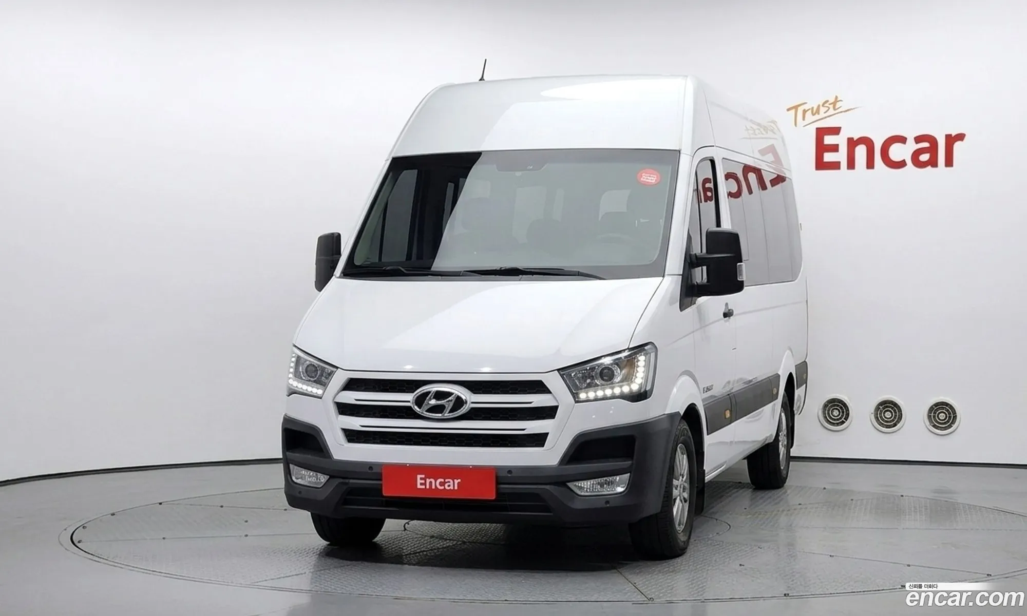 Hyundai Solati 2017 — 2