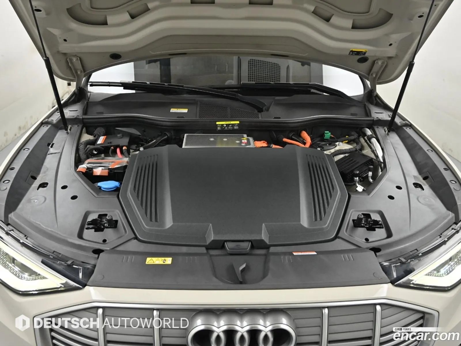 Audi e-tron 2020 — 18