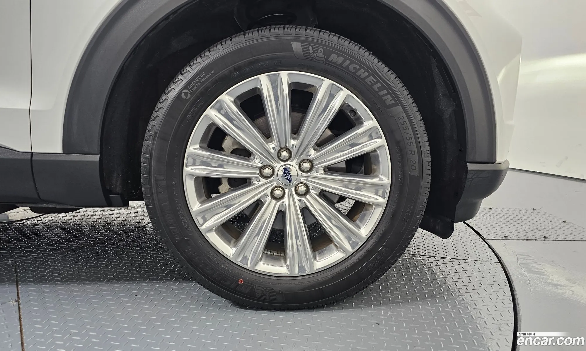 Ford Explorer 6th Gen 2021 — 27