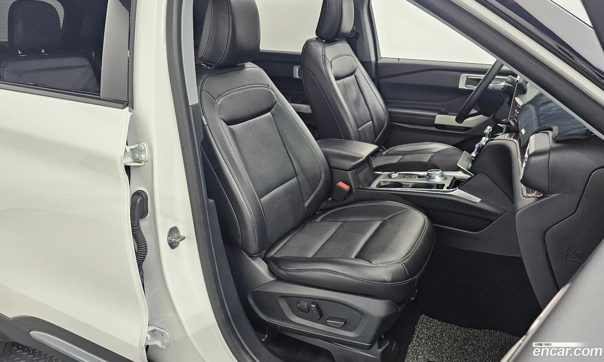 Ford Explorer 6th Gen 2021 — 26