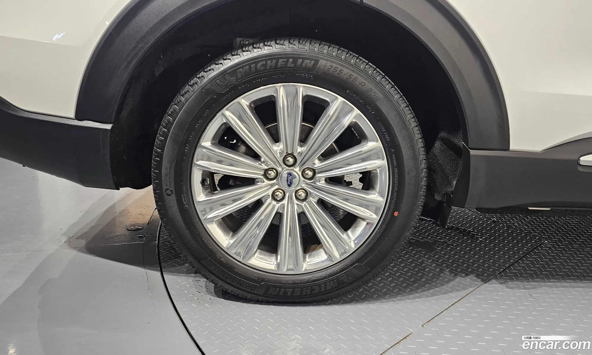 Ford Explorer 6th Gen 2021 — 23