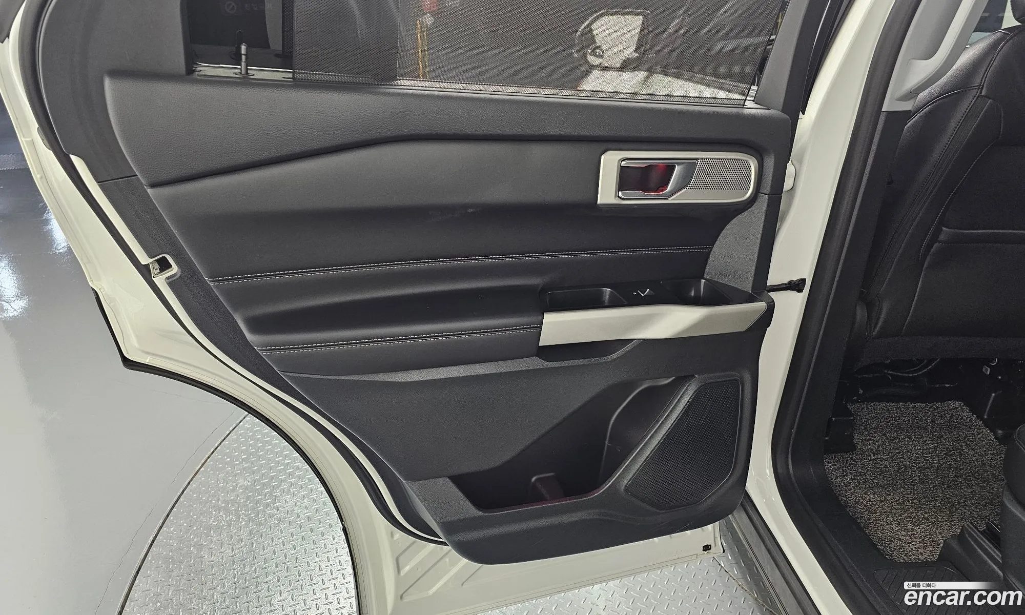 Ford Explorer 6th Gen 2021 — 30