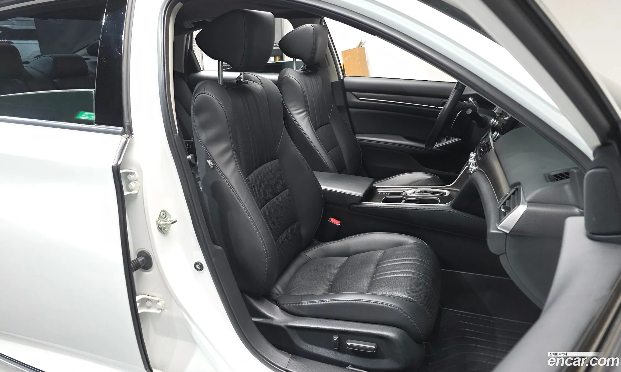 Honda Accord 10th Gen 2018 1HGCV2630JA510407 — 12