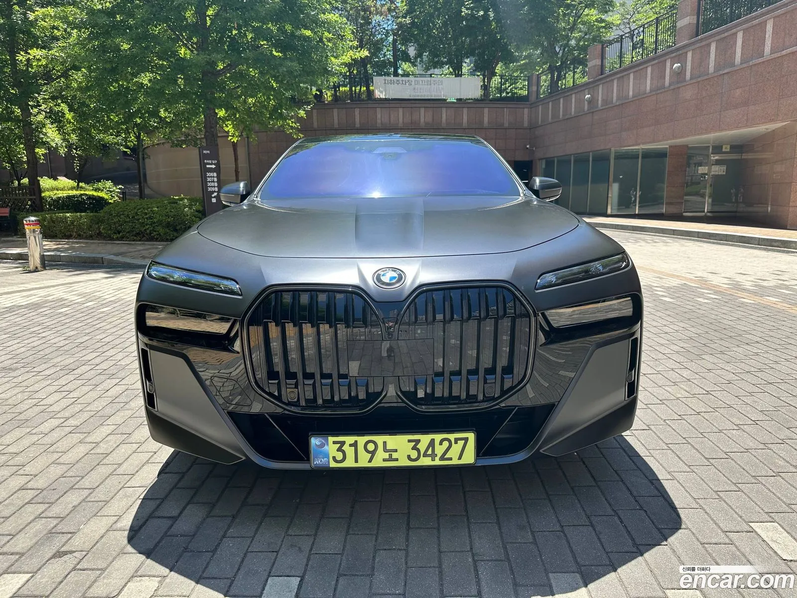 BMW i7 2024 — 18