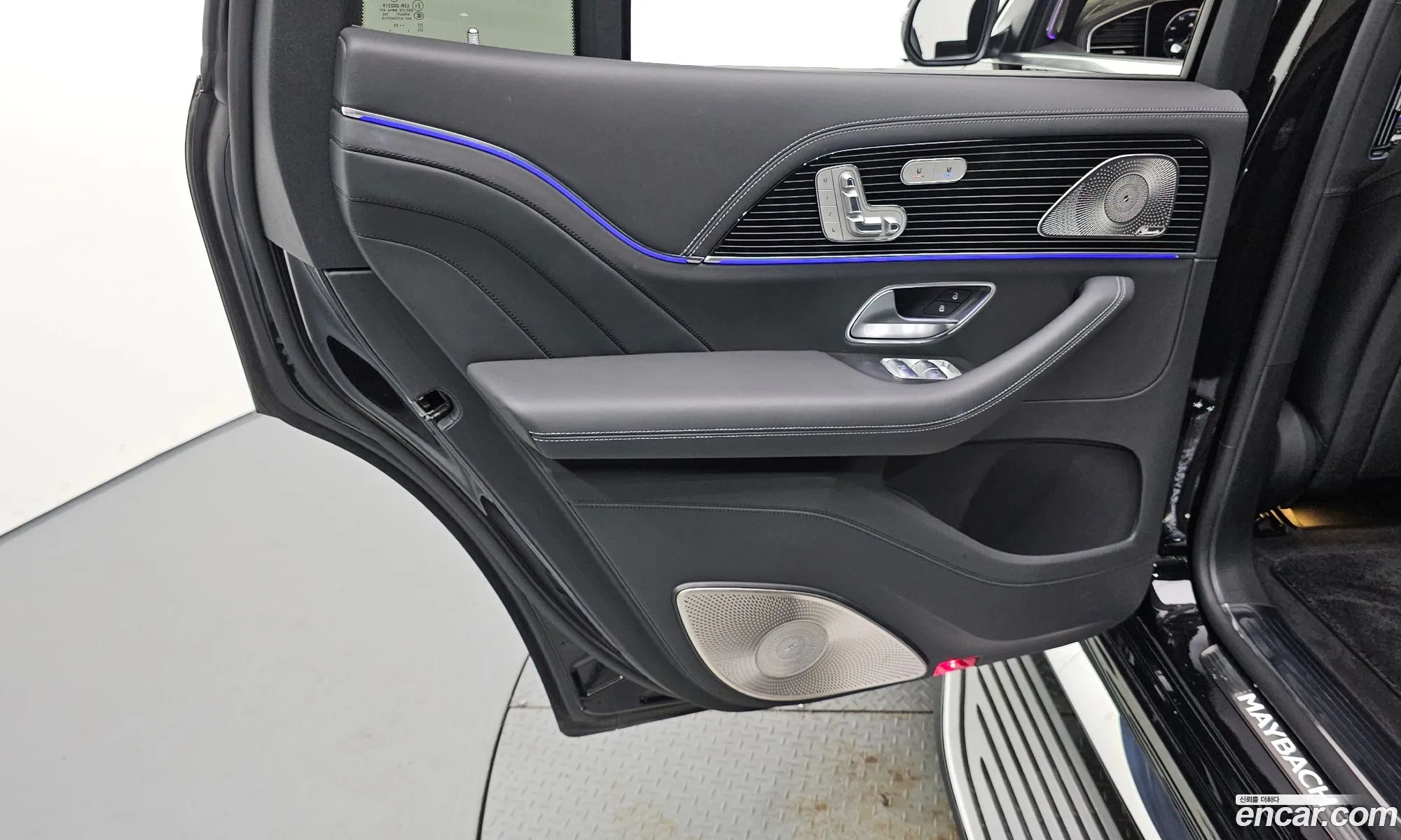 Mercedes-Benz GLS-Class X167 2023 — 32