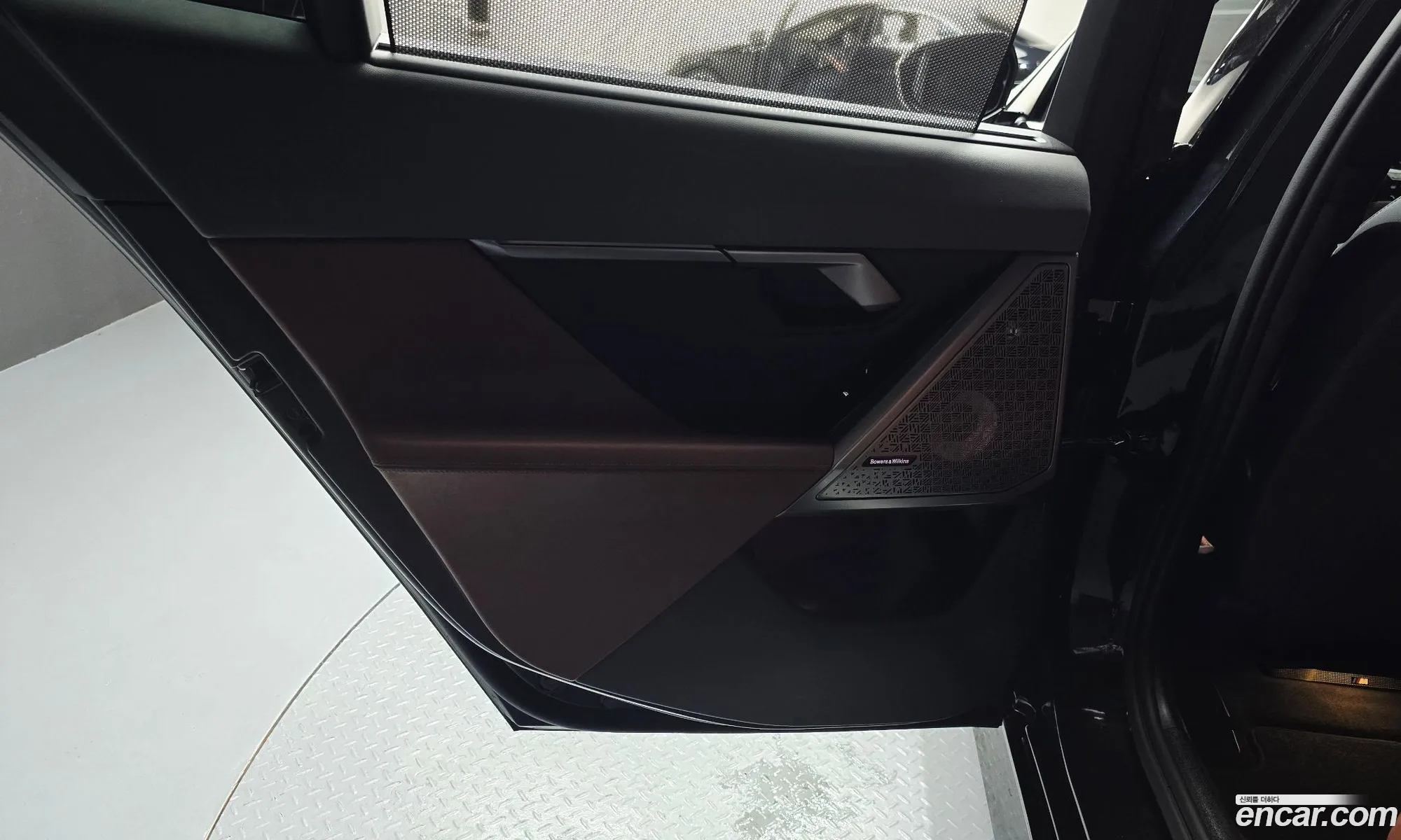 BMW 5 Series 2025 — 17