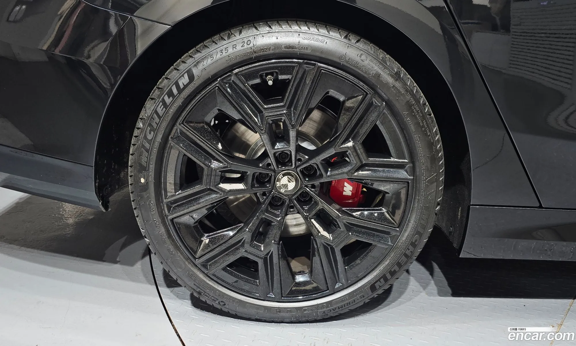 BMW 5 Series 2025 — 32