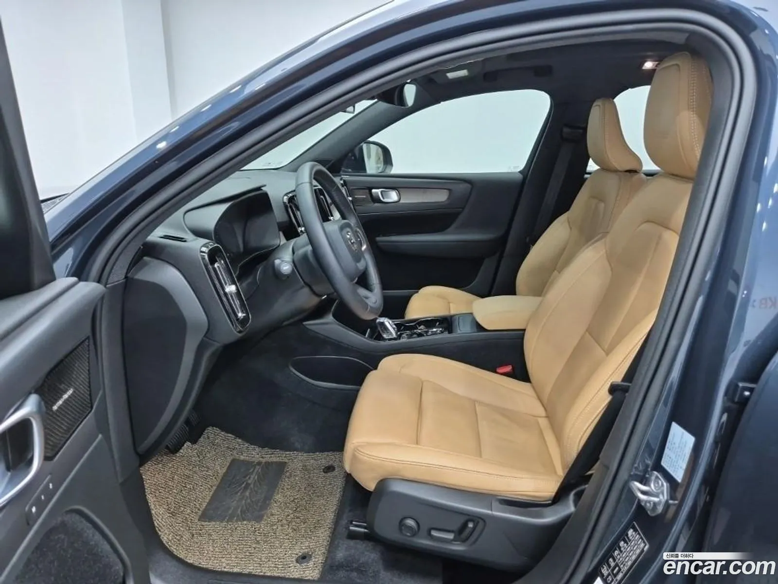 Volvo XC40 2020 — 18