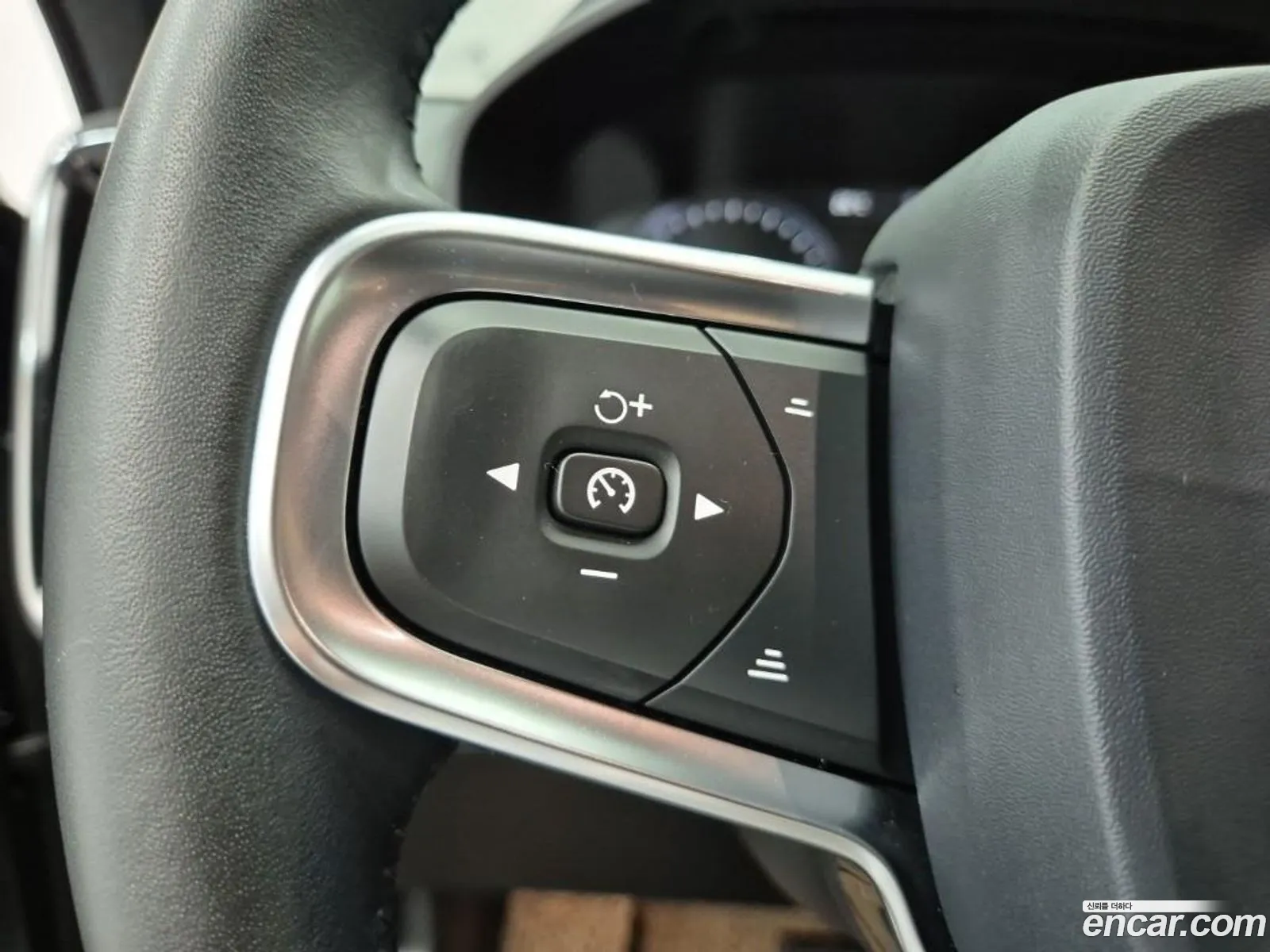 Volvo XC40 2020 — 16