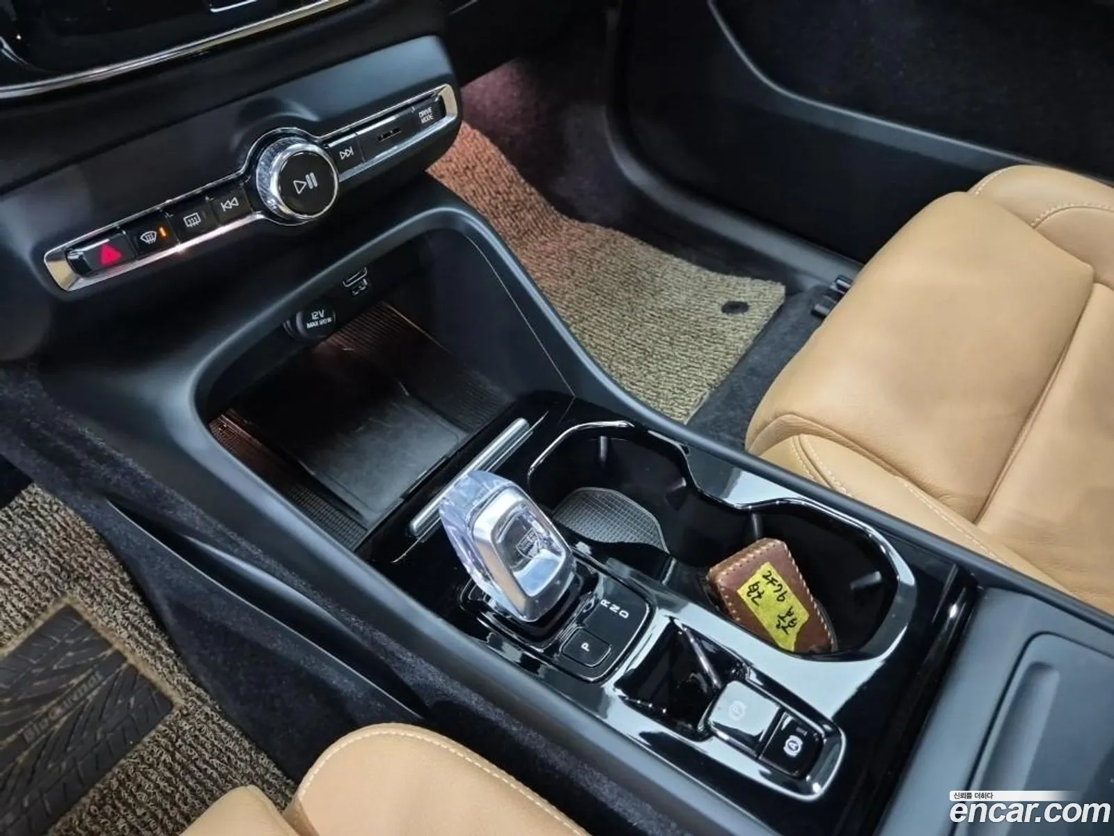 Volvo XC40 2020 — 2