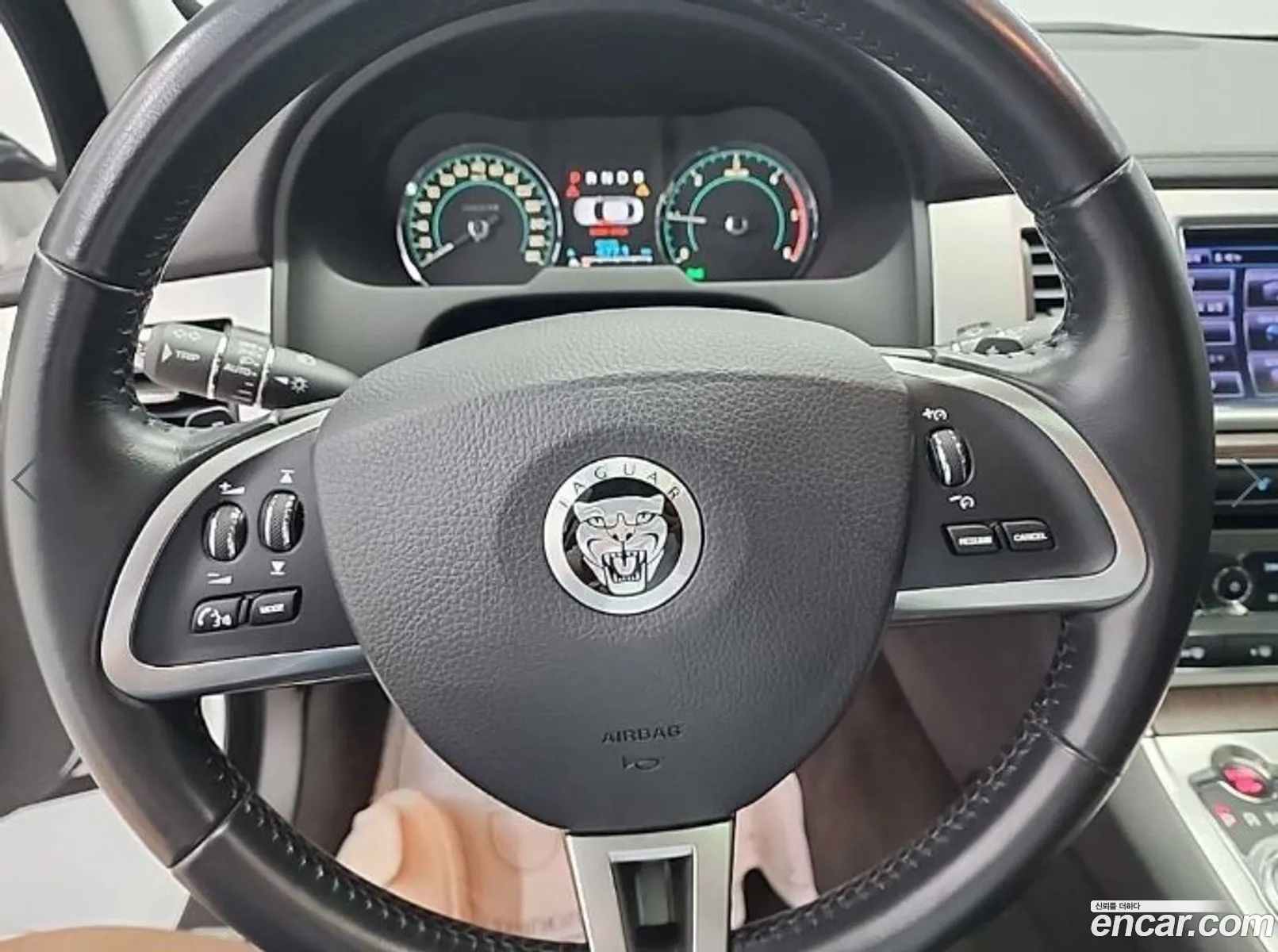 Jaguar XF 2012 — 3