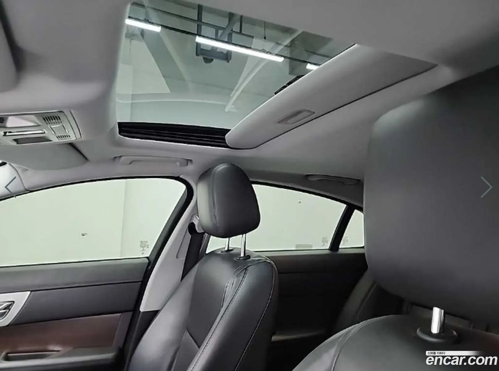 Jaguar XF 2012 — 12