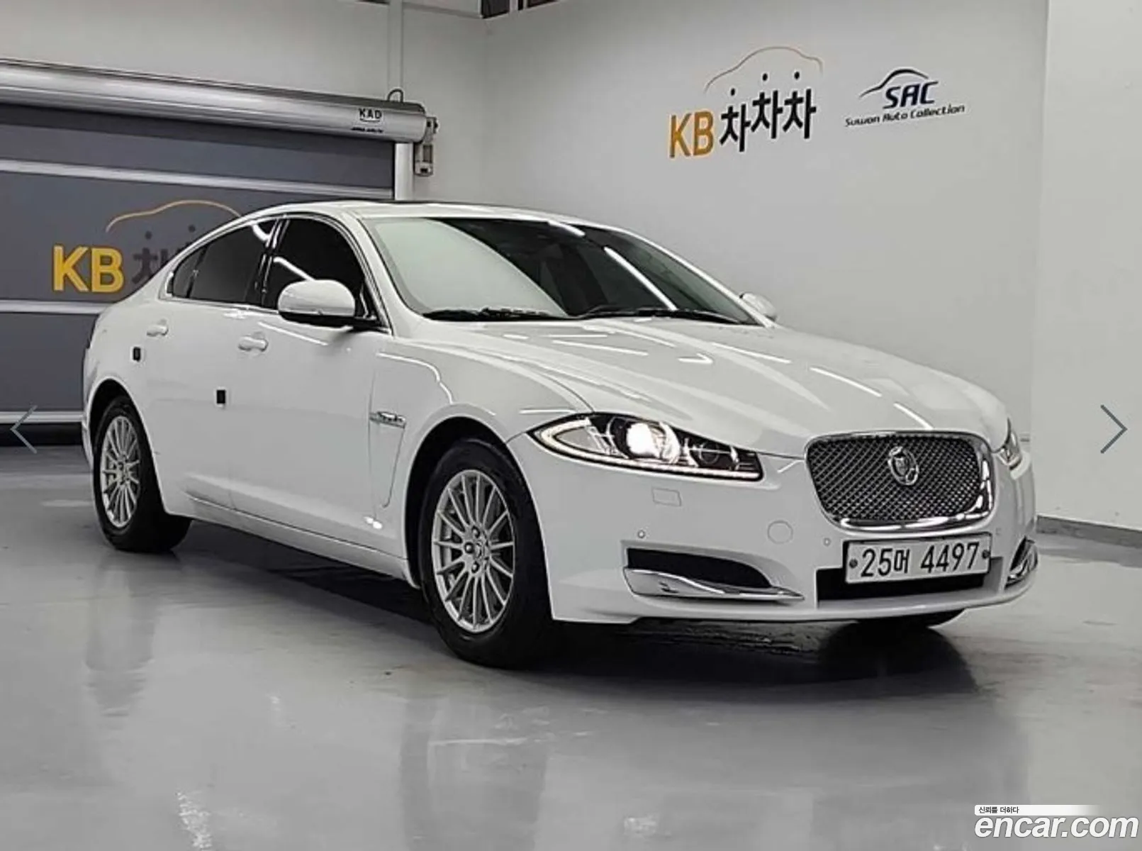 Jaguar XF 2012 — 16