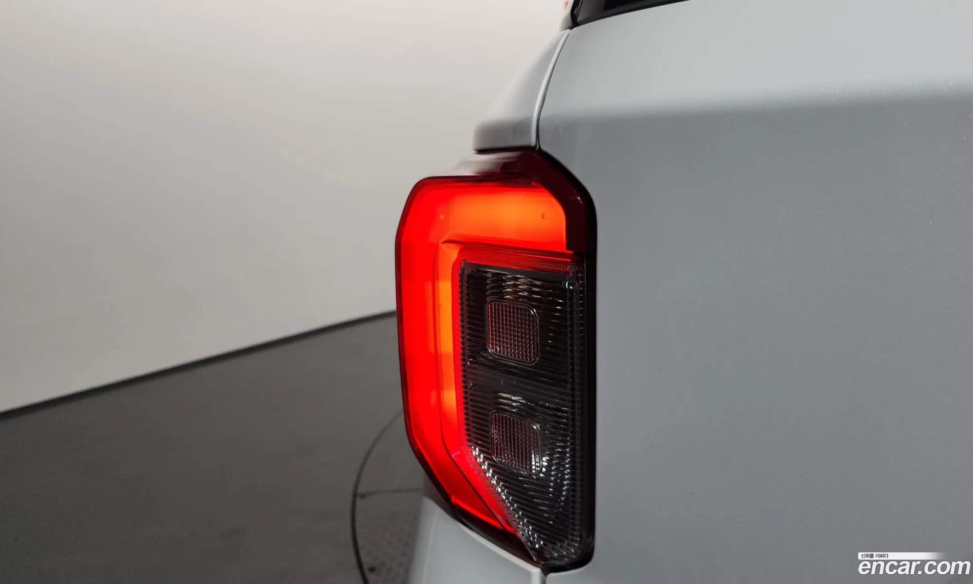 Ford Explorer 6th Gen 2021 1FM5K8FY1MNA19818 — 2