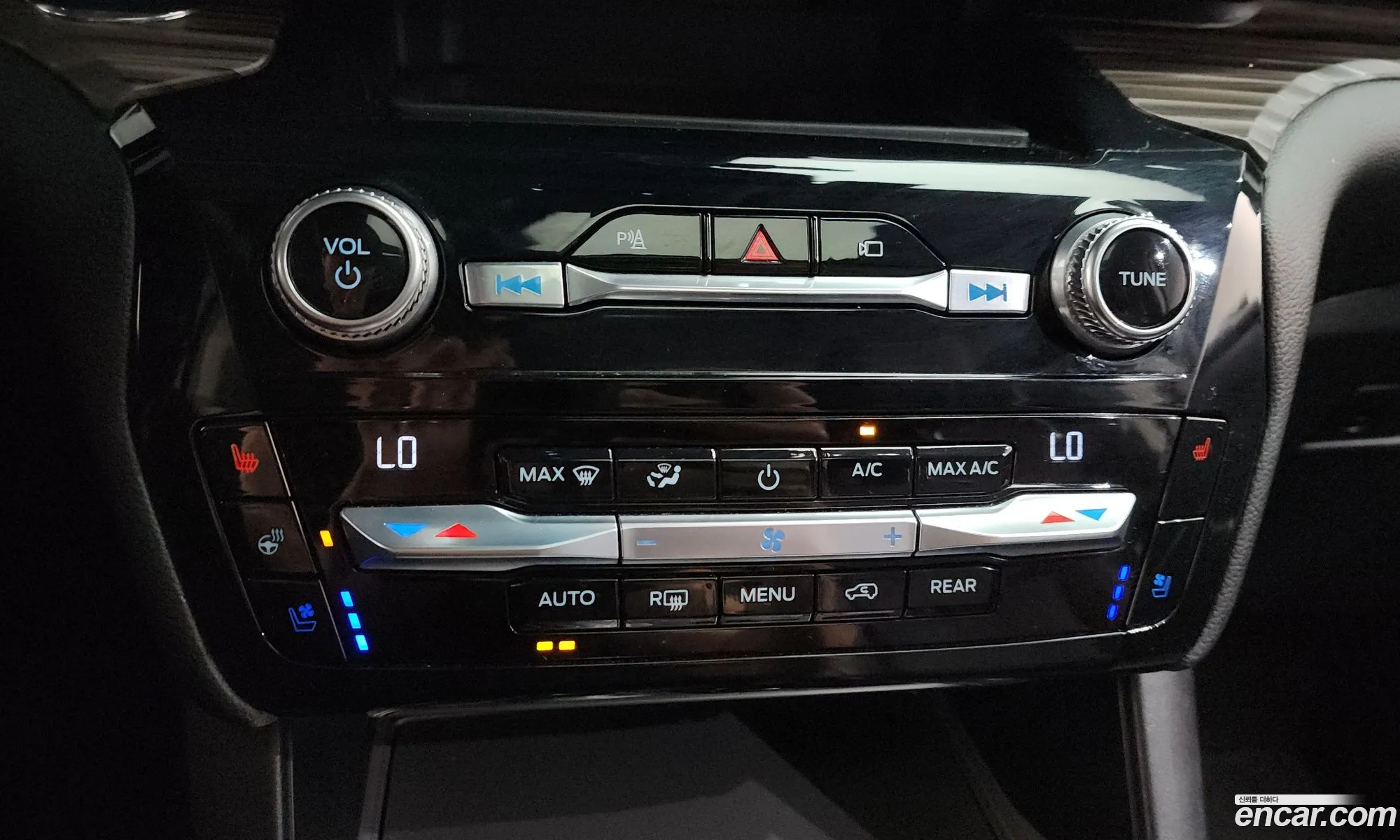 Ford Explorer 6th Gen 2021 1FM5K8FY1MNA19818 — 26