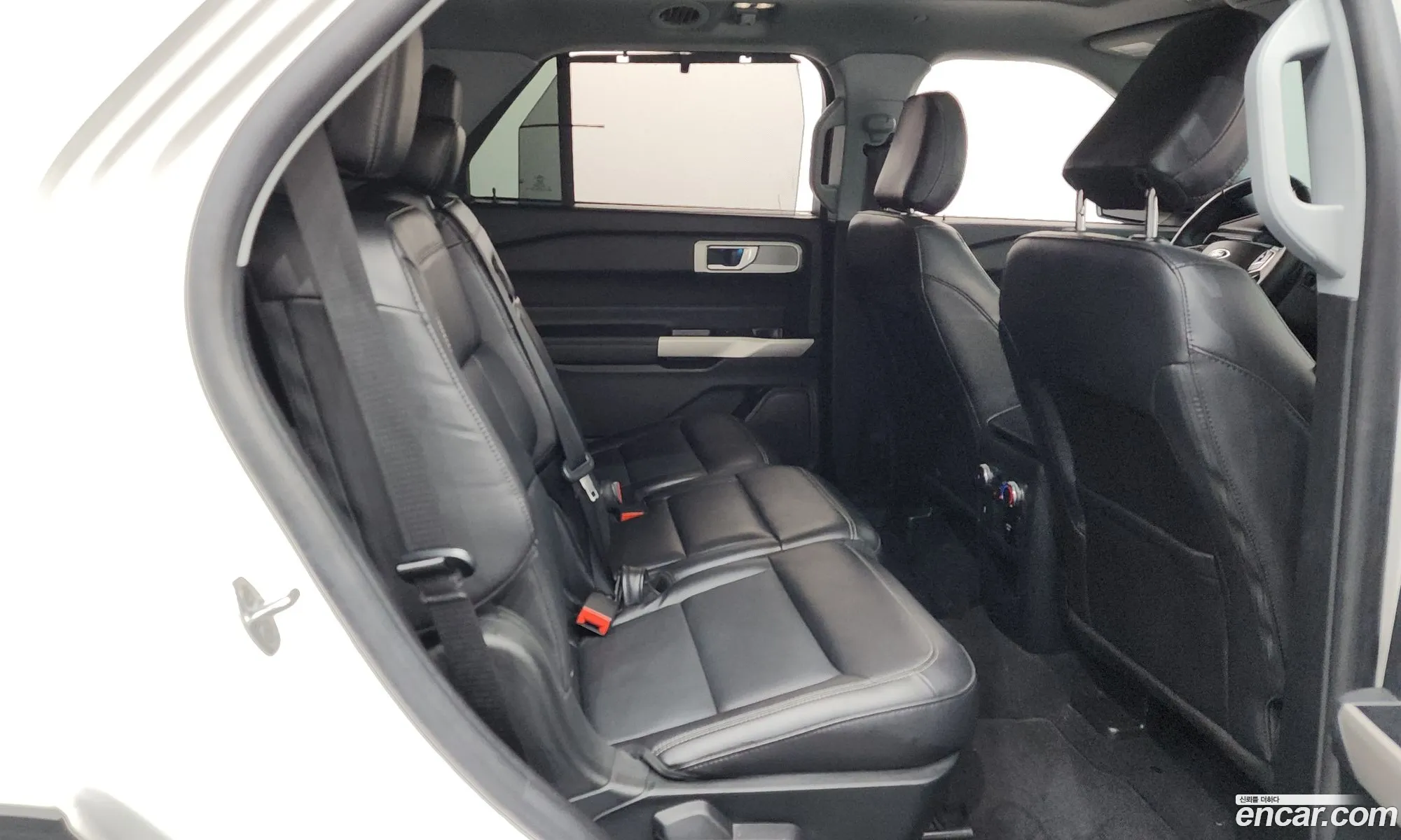 Ford Explorer 6th Gen 2021 1FM5K8FY1MNA19818 — 12