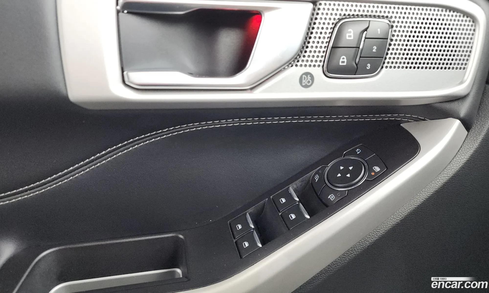 Ford Explorer 6th Gen 2021 1FM5K8FY1MNA19818 — 30