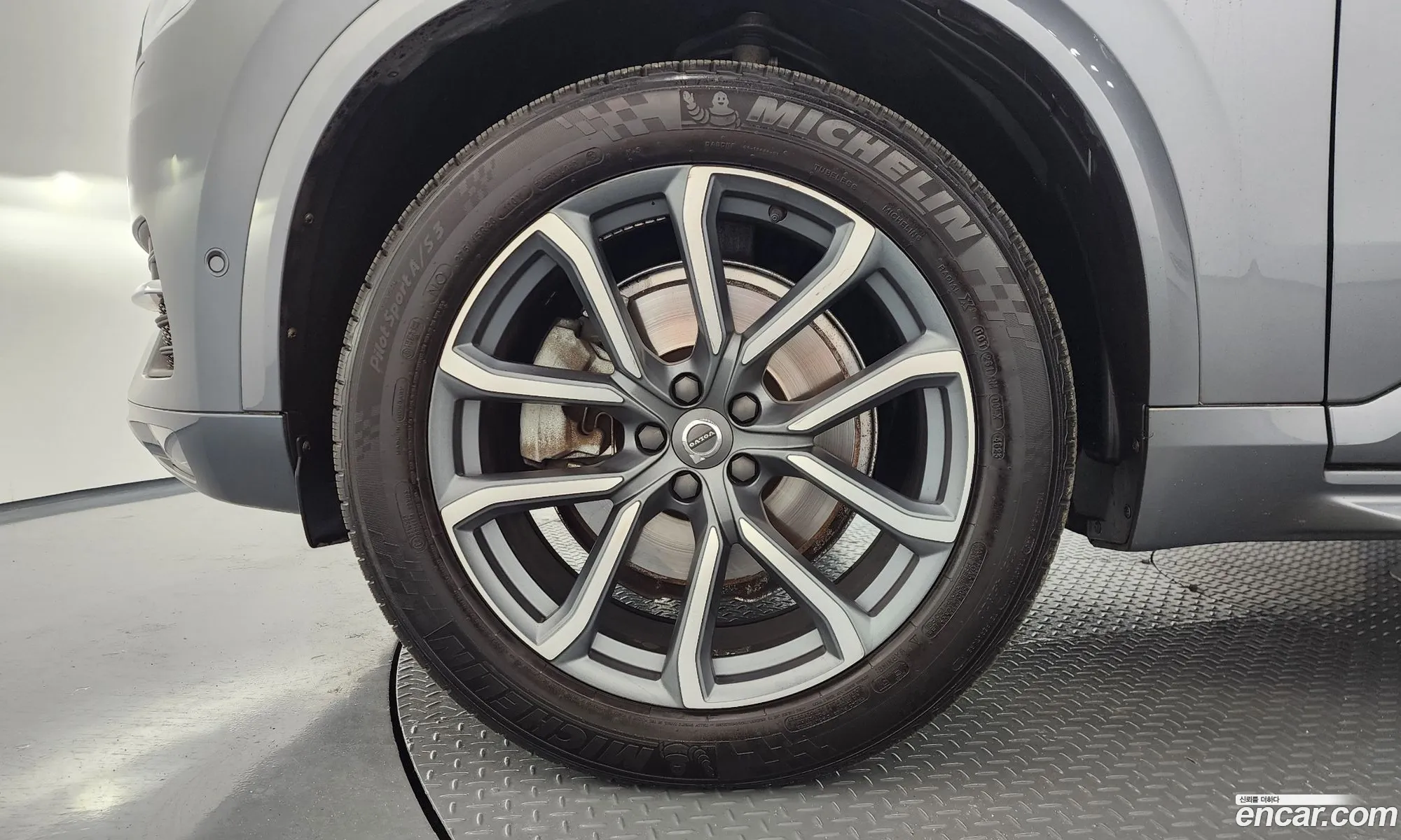 Volvo XC90 2016 — 19