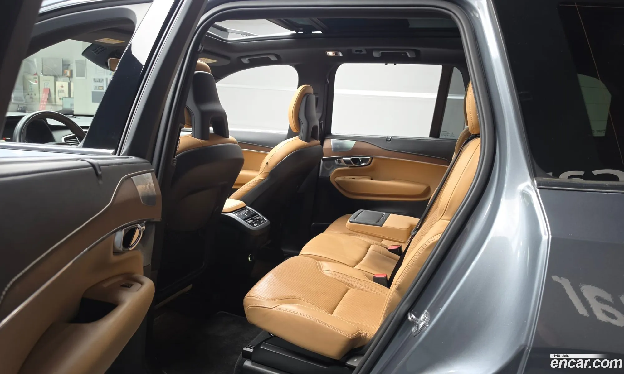 Volvo XC90 2016 YV1LF68BCH1121587 — 2
