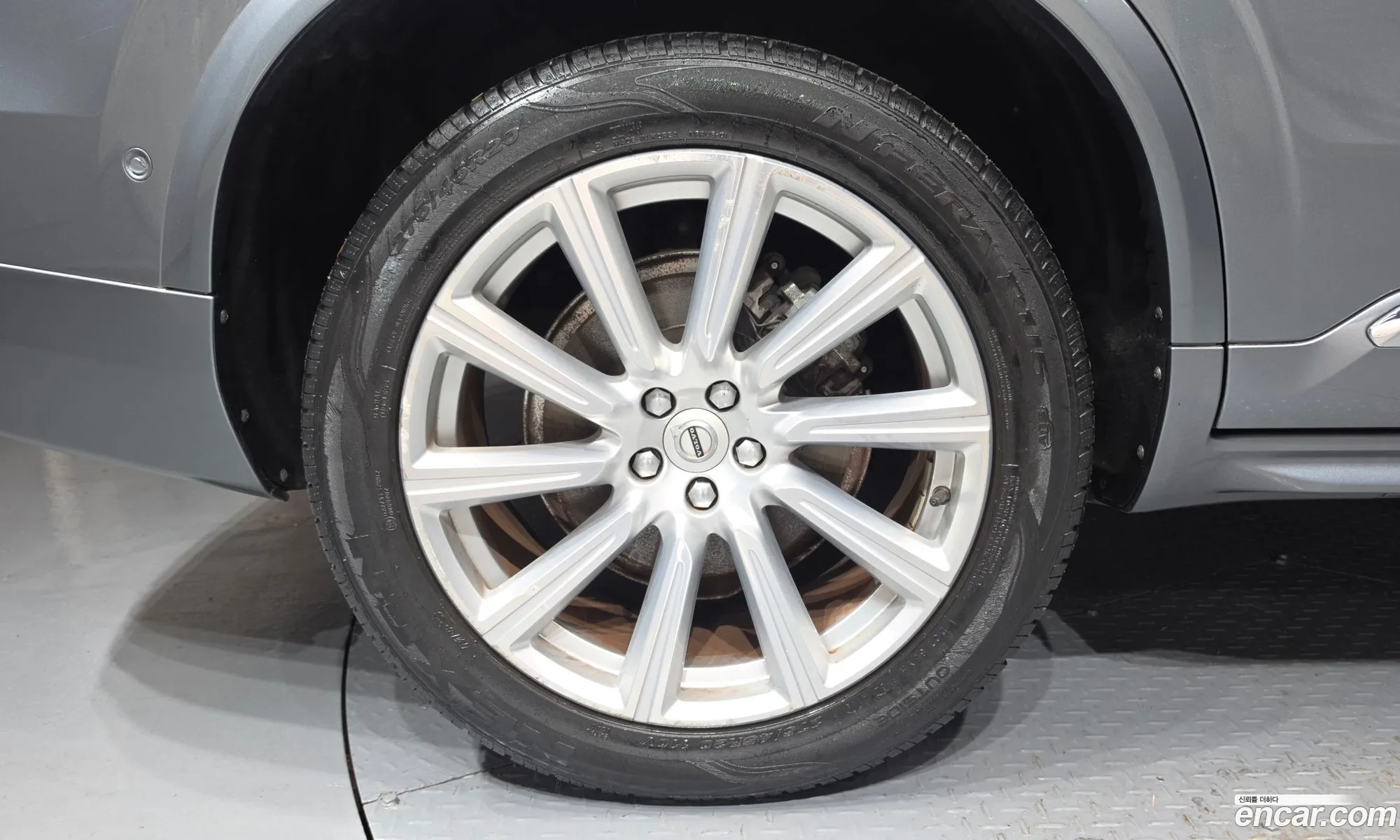 Volvo XC90 2016 YV1LF68BCH1121587 — 4