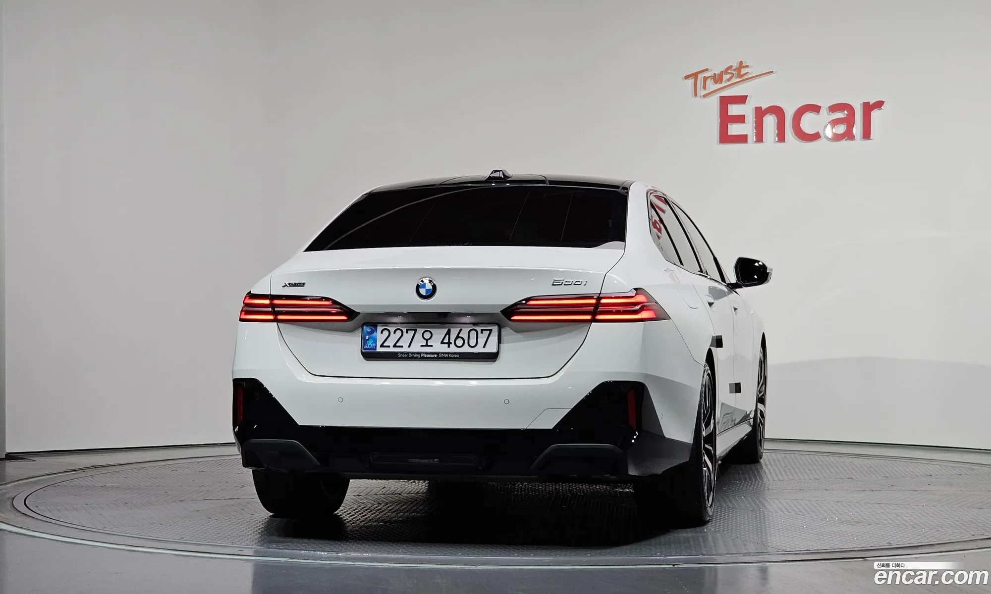 BMW 5 Series 2024 WBA51FJ01RCS35357 — 33