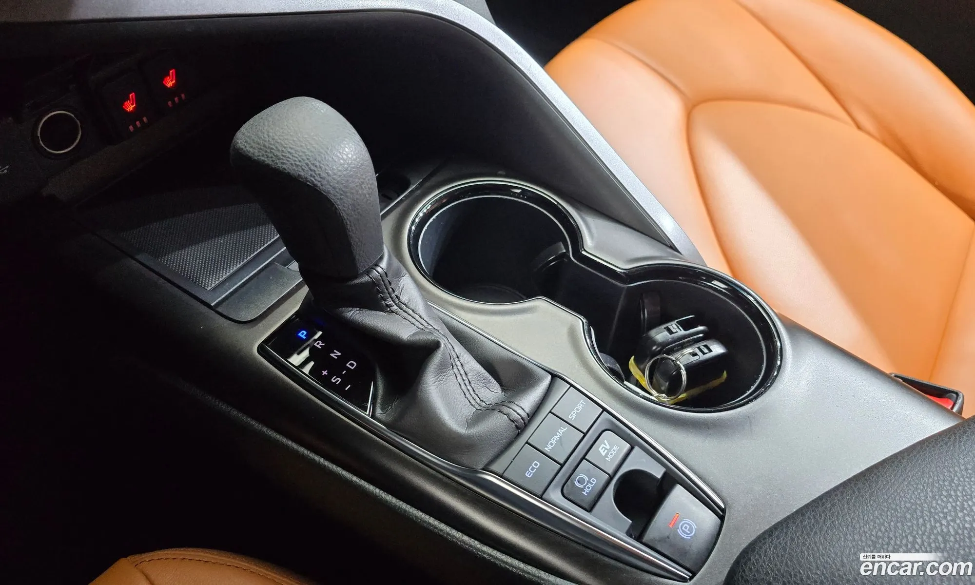Toyota Camry 2021 — 4