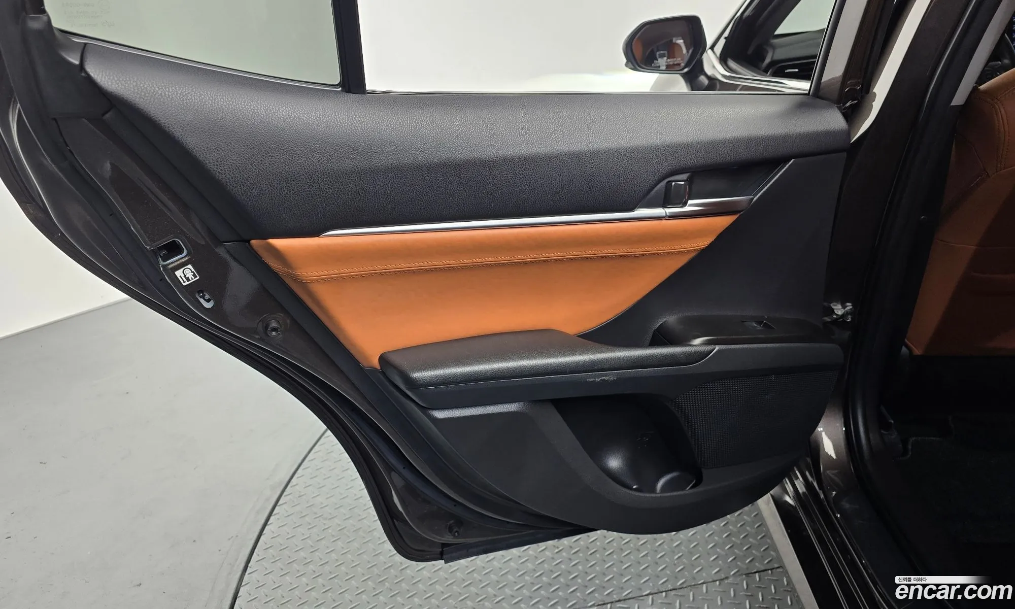 Toyota Camry 2021 — 16