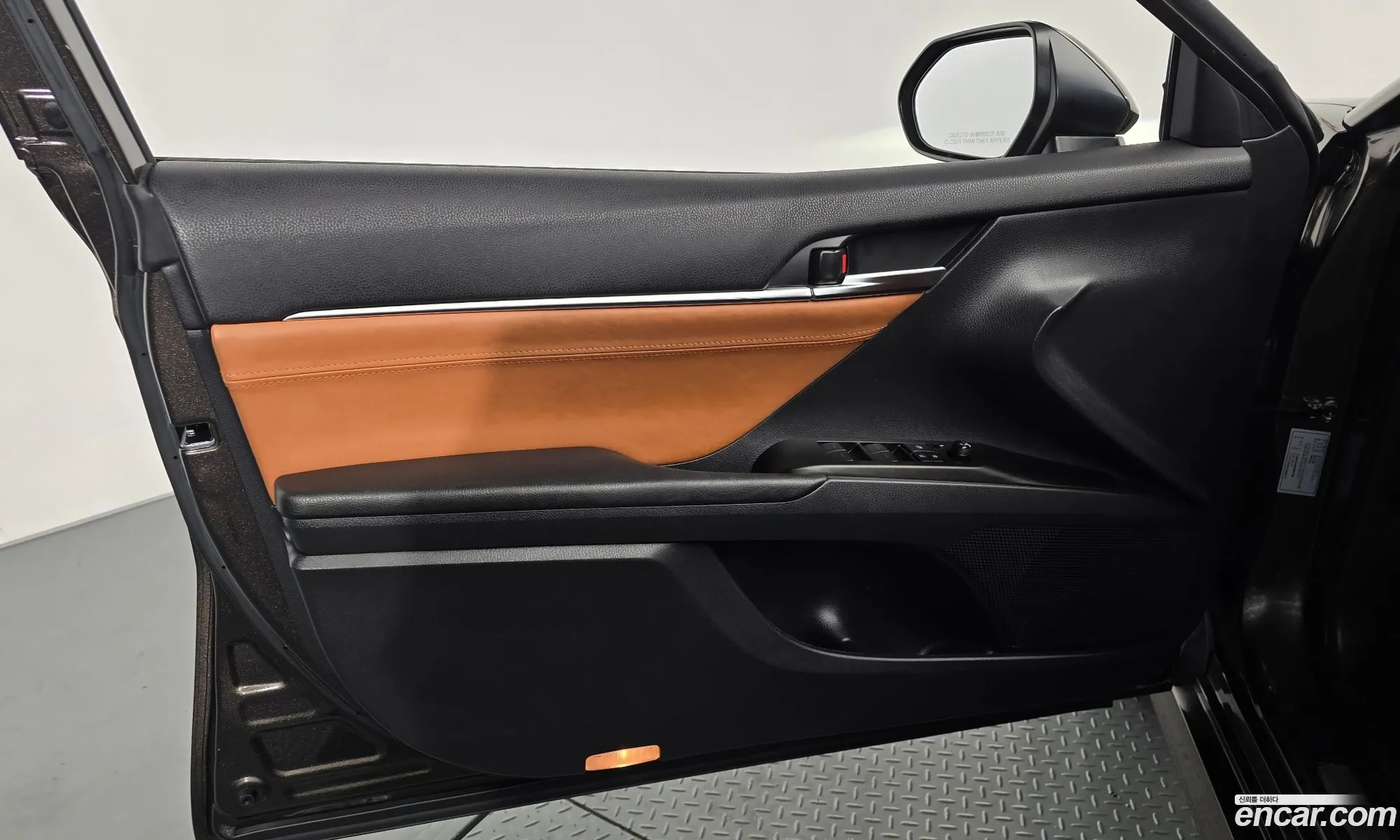 Toyota Camry 2021 — 17
