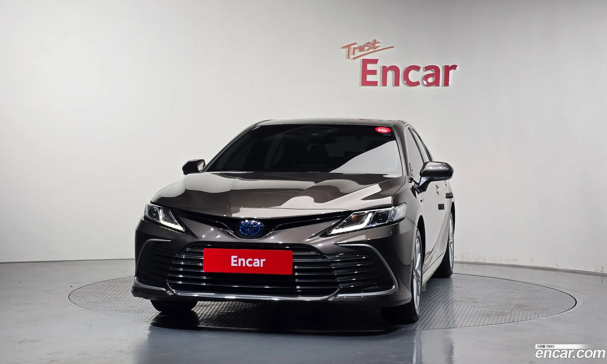 Toyota Camry 2021 — 18