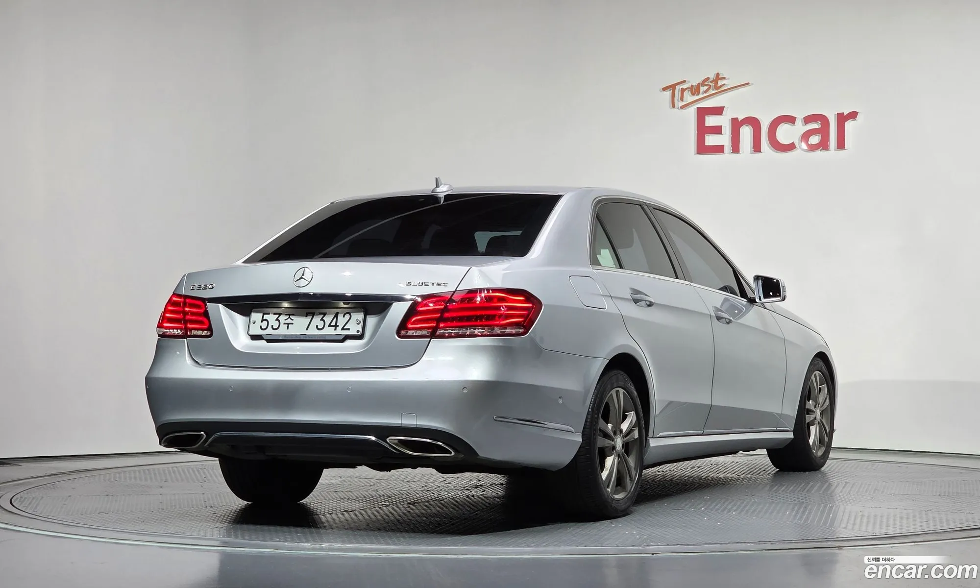 Mercedes-Benz E-Class W212 2015 WDDHF0AB3FB156618 — 8