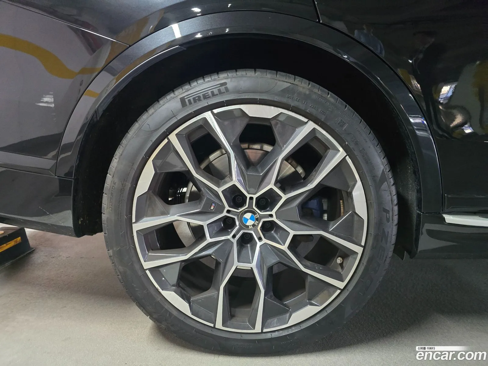 BMW X7 2023 — 13