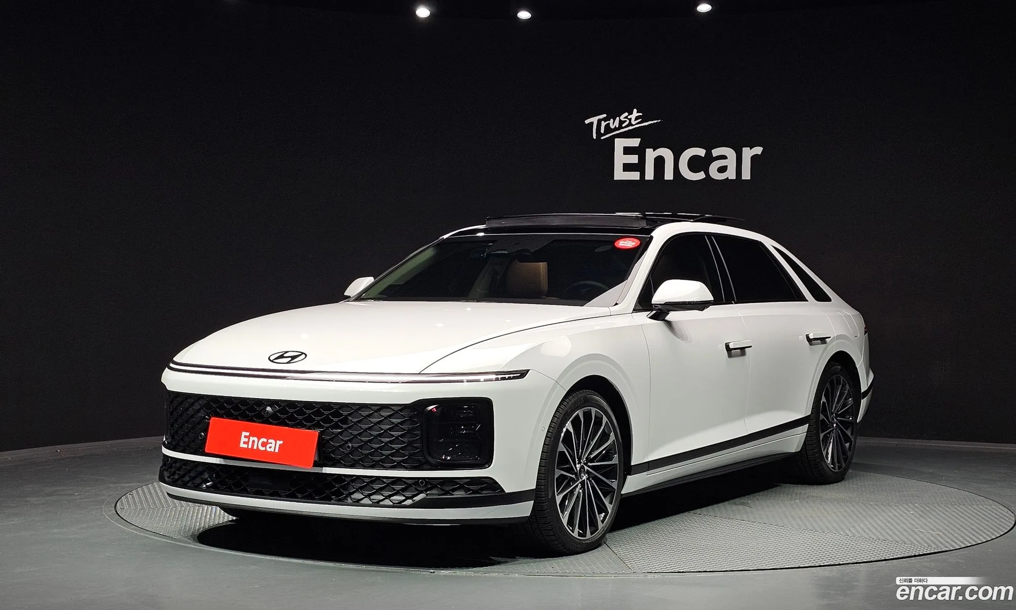 Hyundai Grandeur Hybrid 2026 — 3