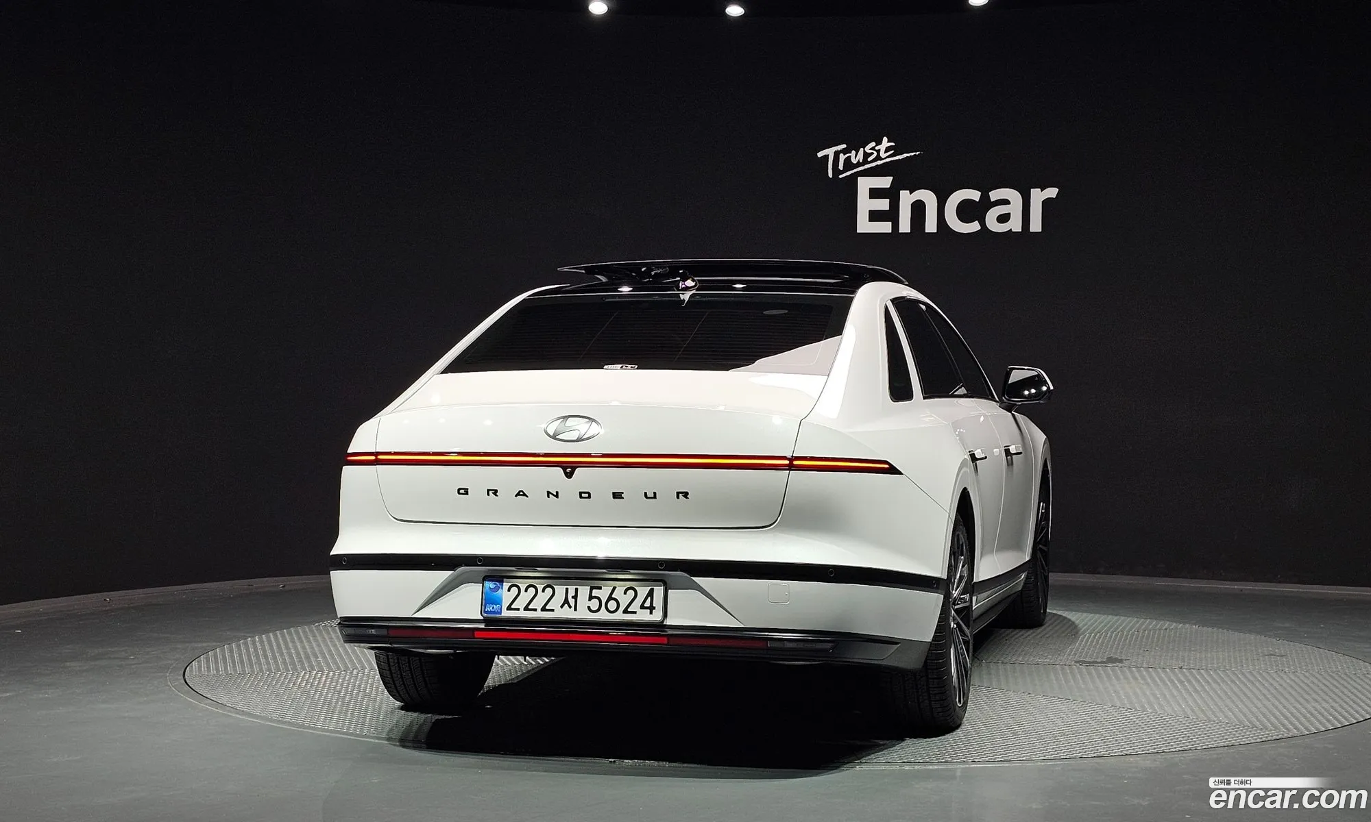 Hyundai Grandeur Hybrid 2026 — 4